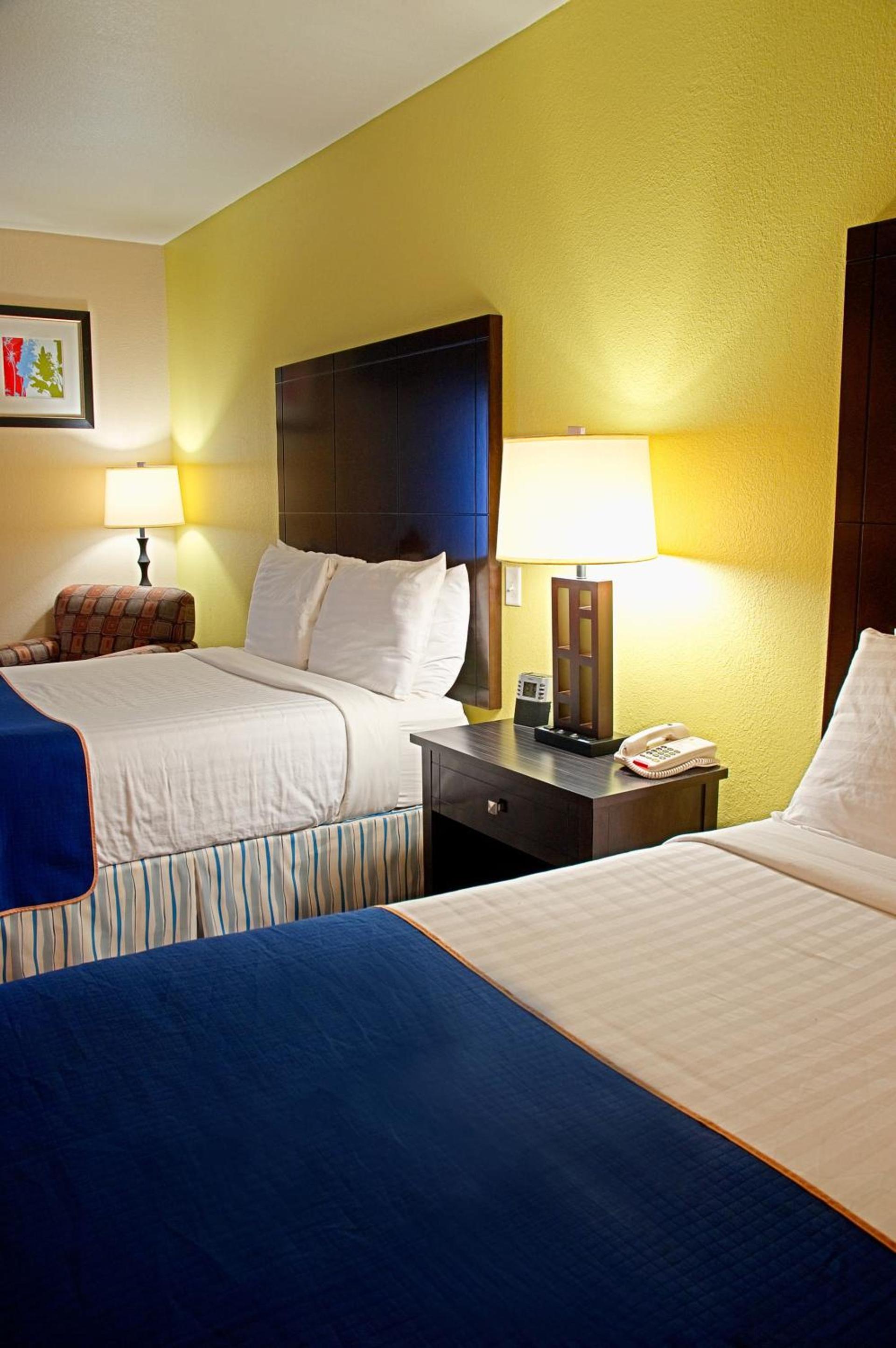 Super 8 by Wyndham Irving/DFW Apt/North photo 9
