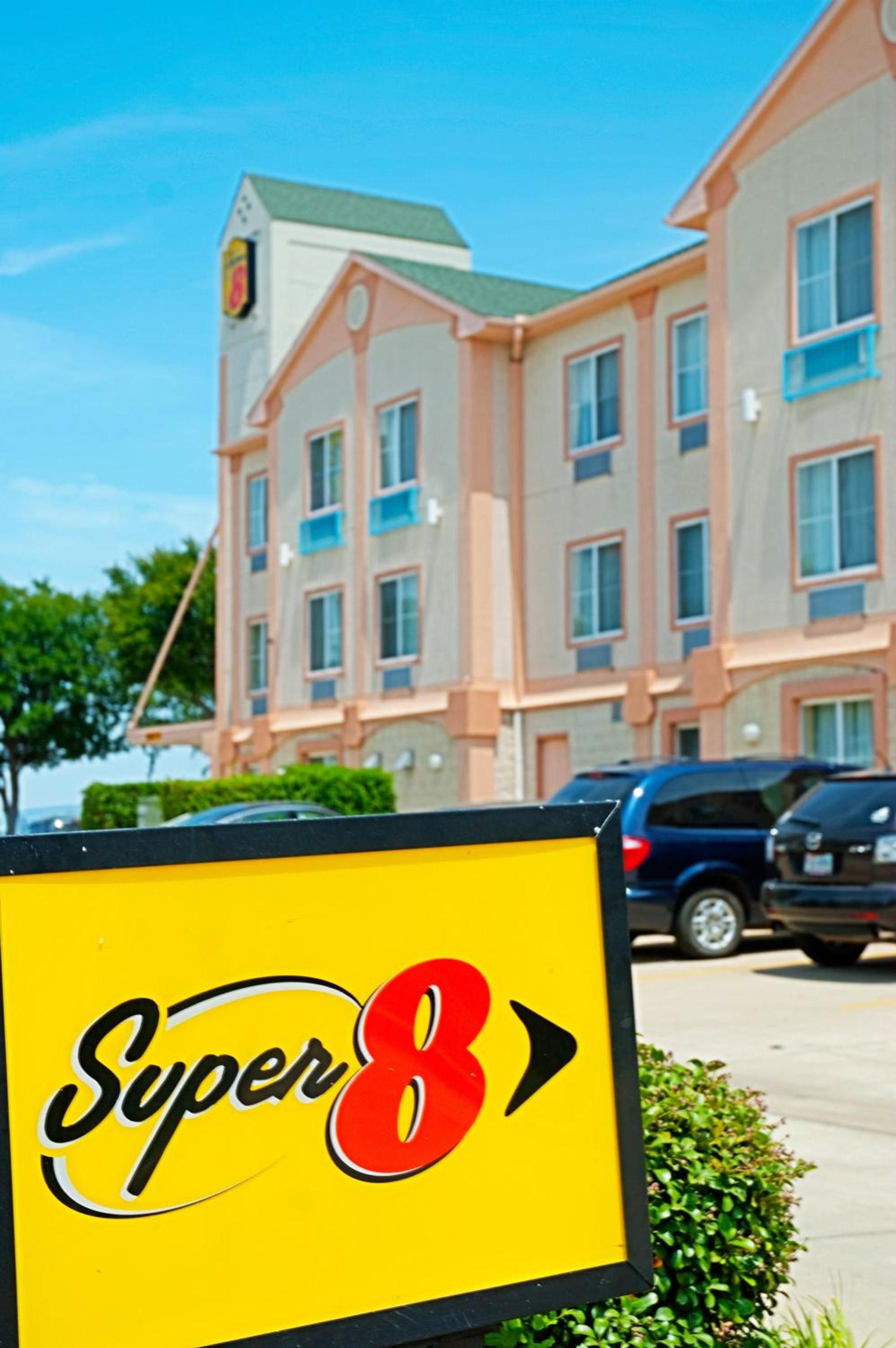 Super 8 by Wyndham Irving/DFW Apt/North photo 30