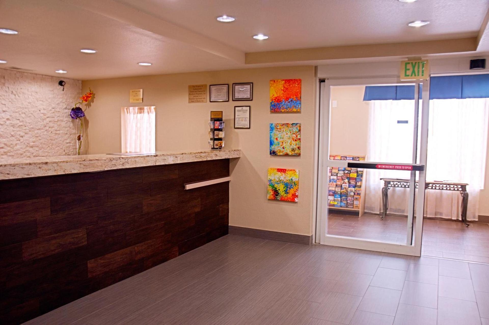 Super 8 by Wyndham Irving/DFW Apt/North photo 35