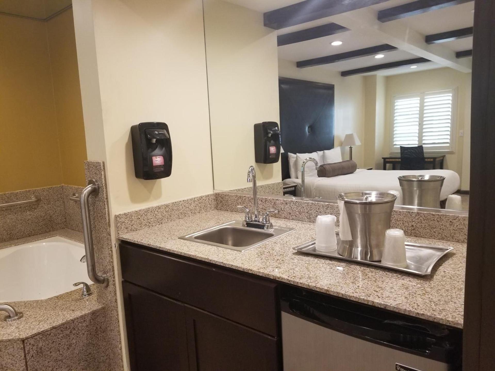 Tuscan Garden Inn photo 26