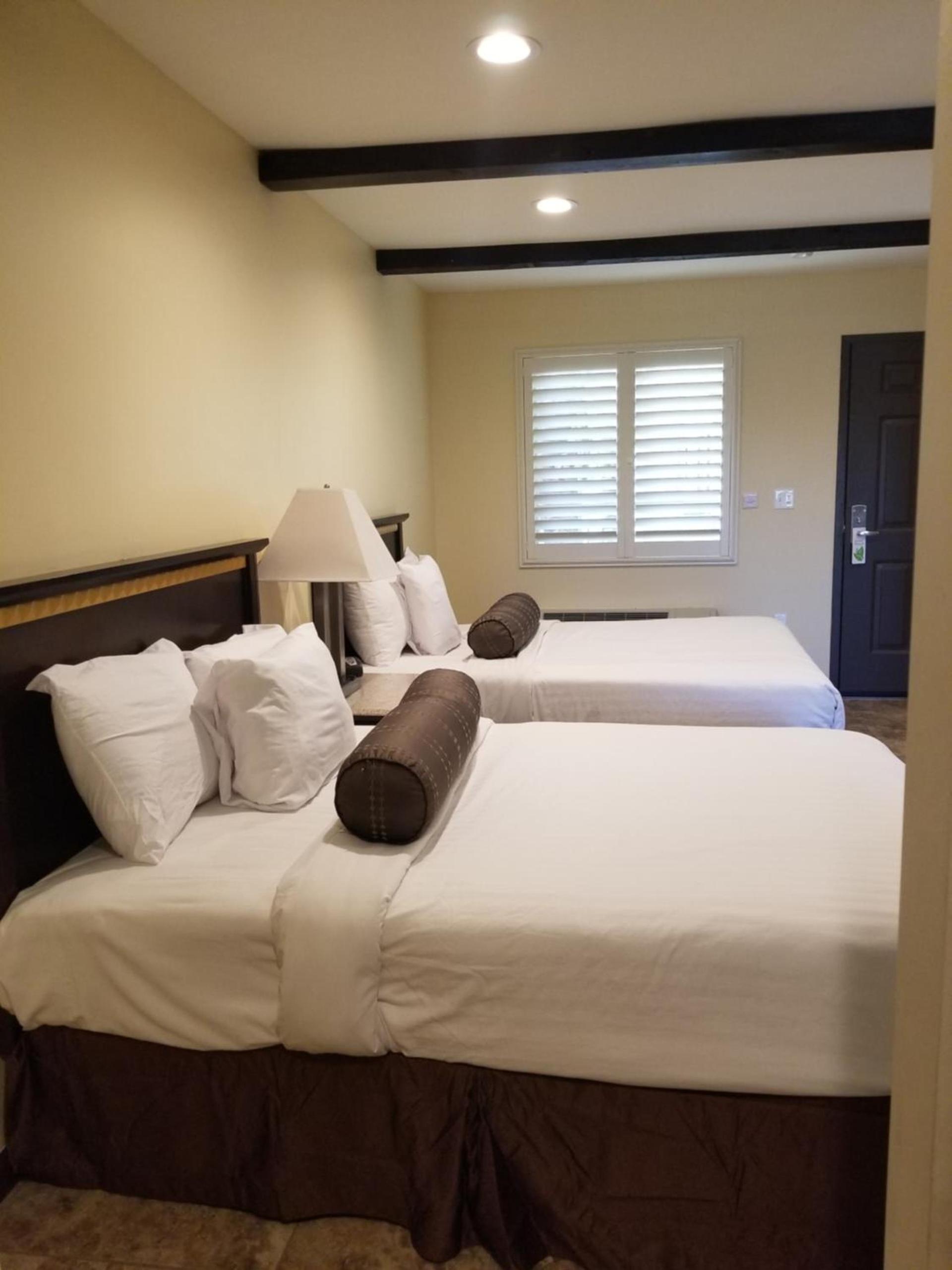 Tuscan Garden Inn photo 37