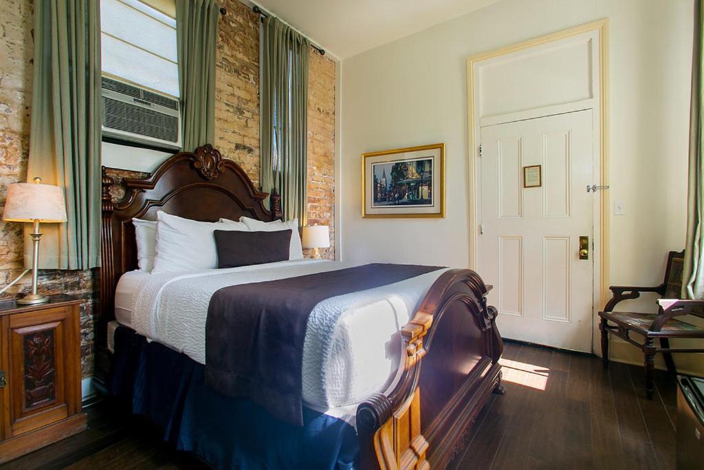 Lafitte Hotel & Bar photo 30