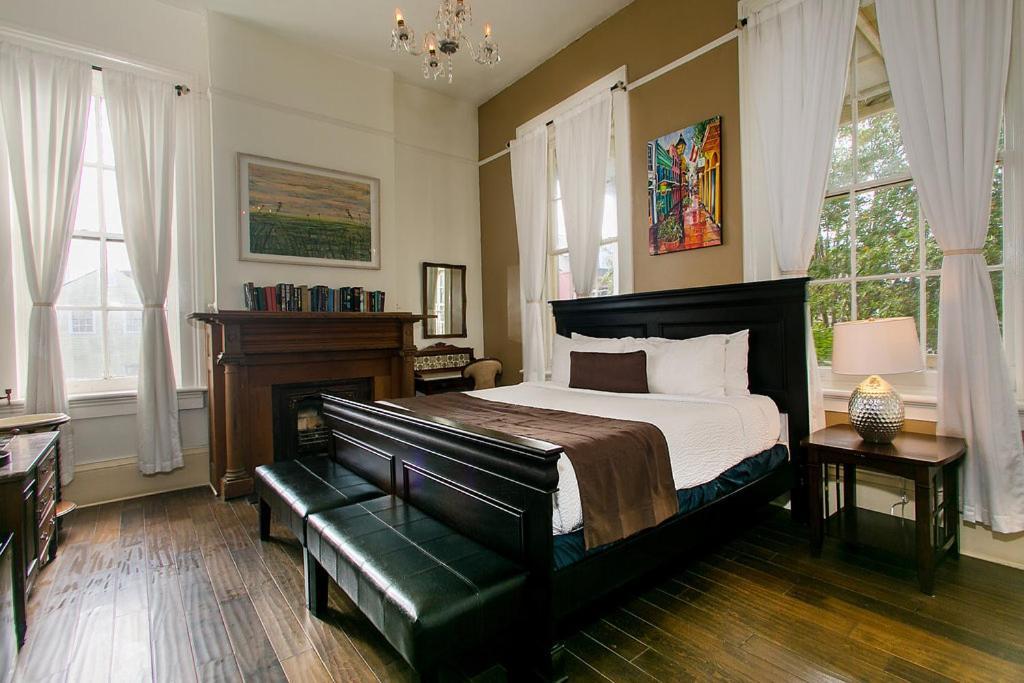 Lafitte Hotel & Bar photo 13