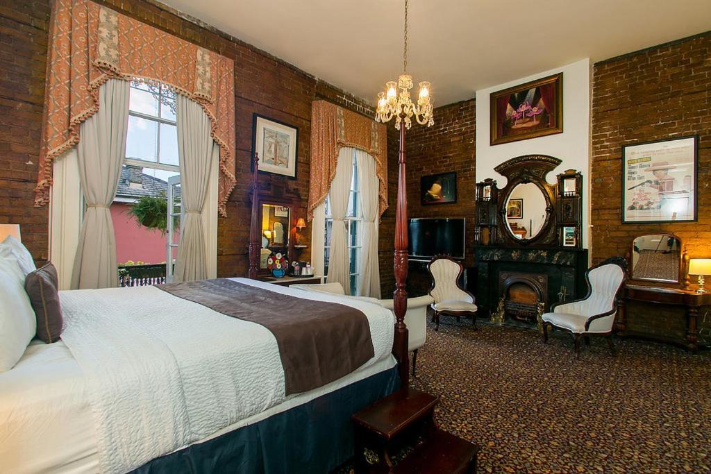 Lafitte Hotel & Bar photo 6