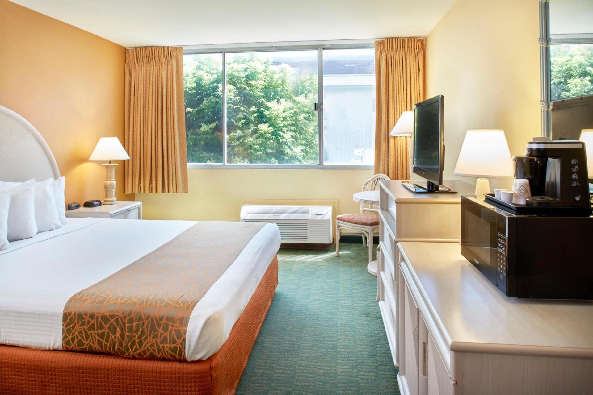 Airport Honolulu Hotel, Trademark Collection by Wyndham photo 25