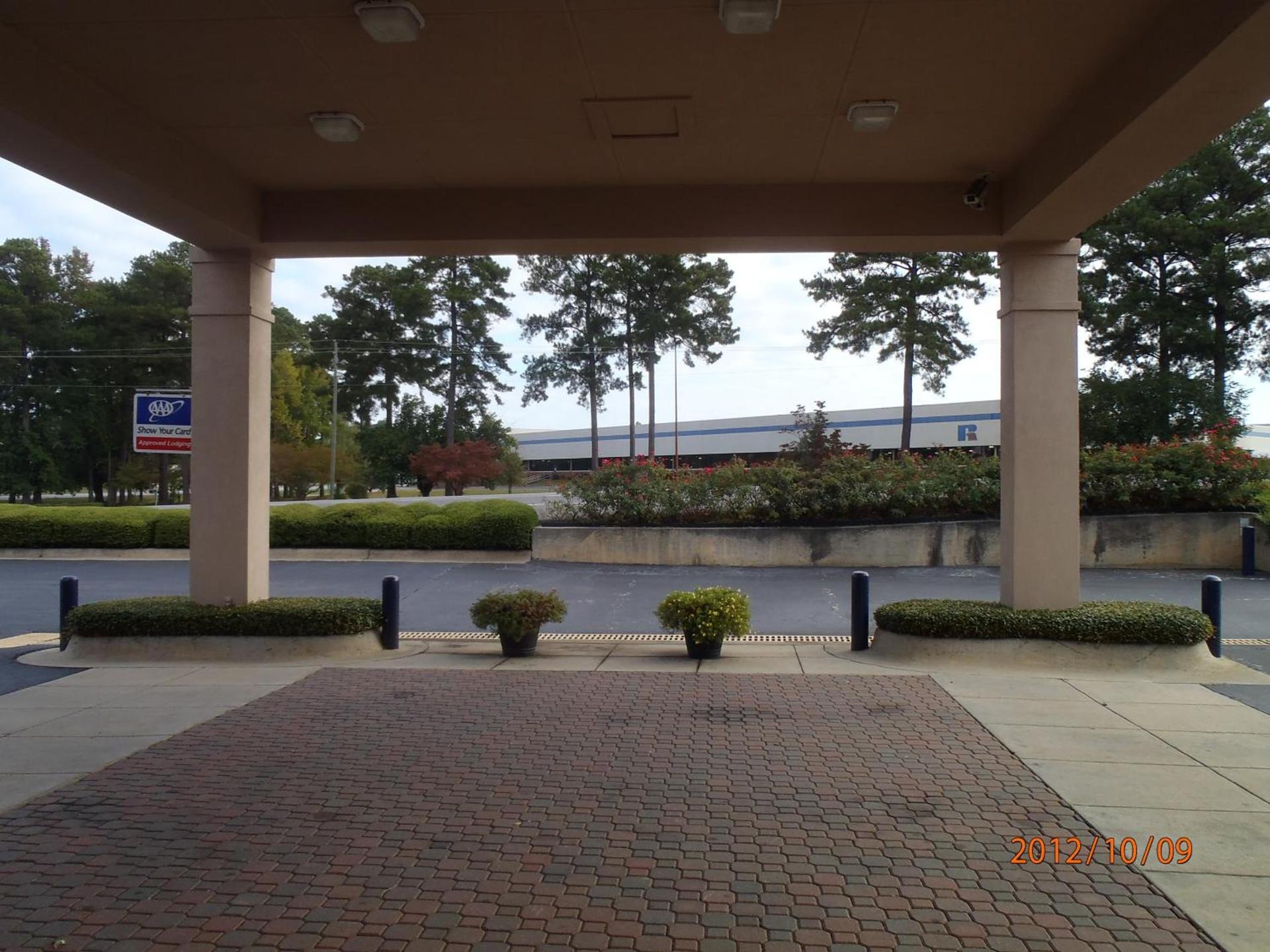Days Inn by Wyndham Alexander City photo 27
