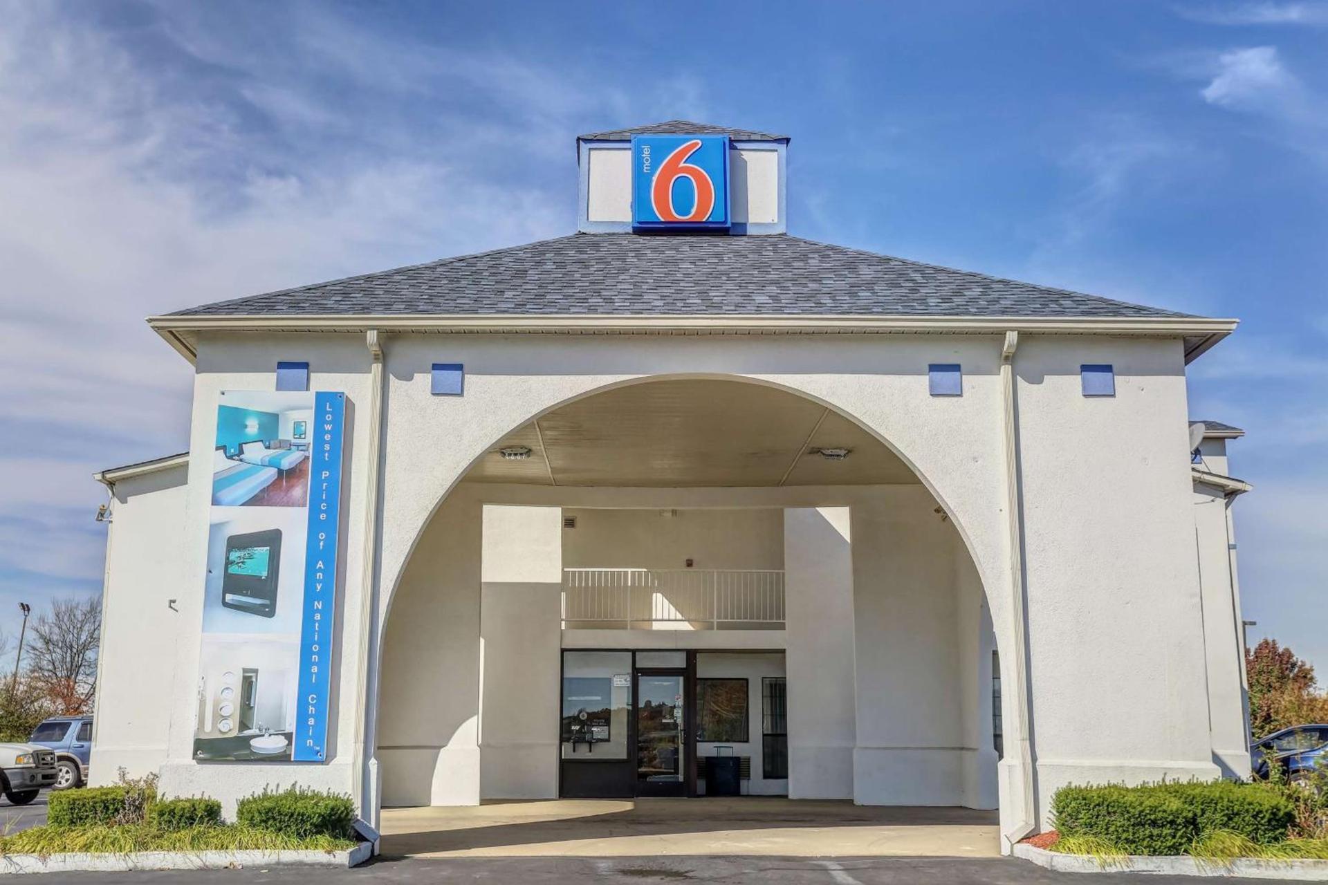 Motel 6-Dickson, TN photo 2
