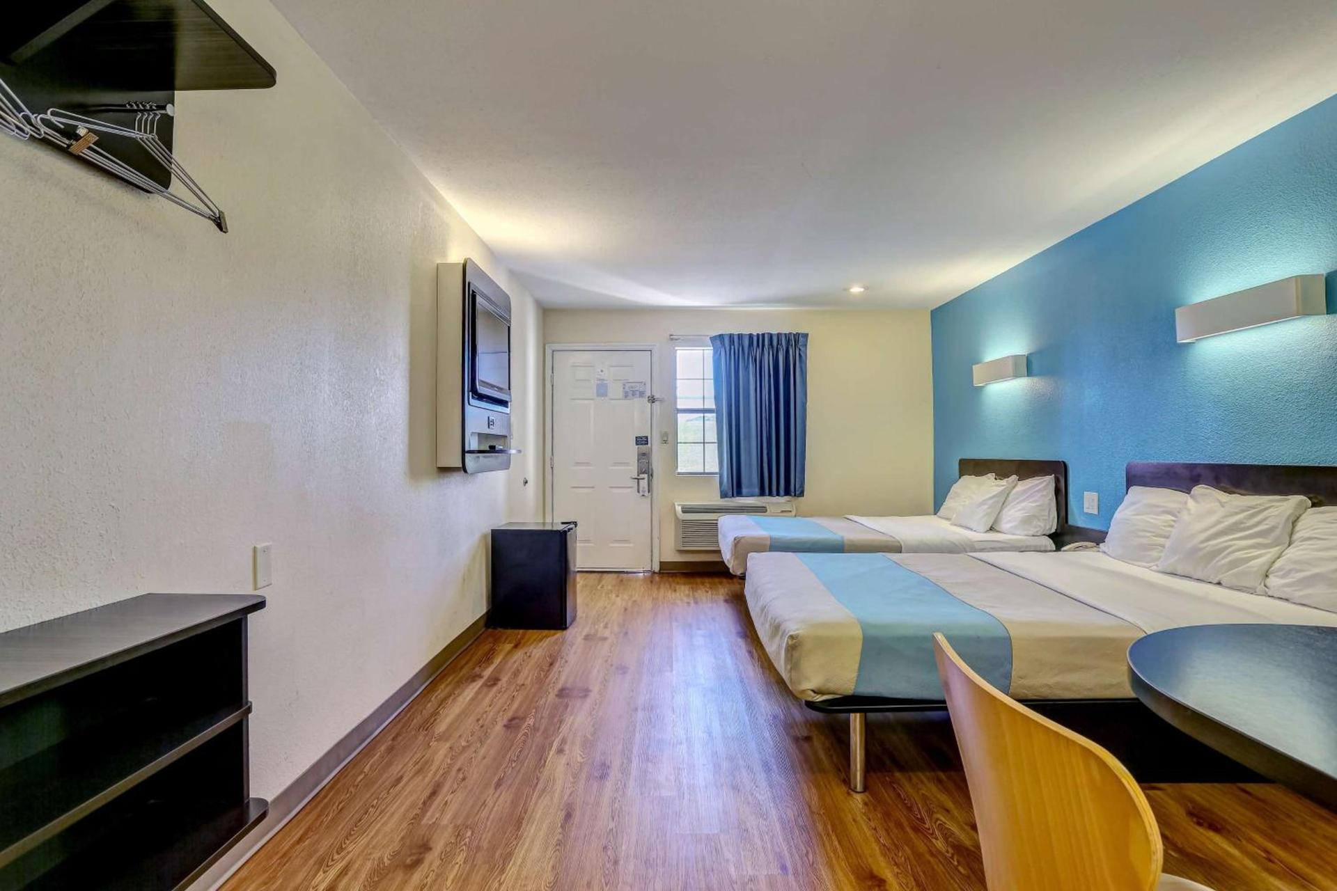 Motel 6-Dickson, TN photo 24