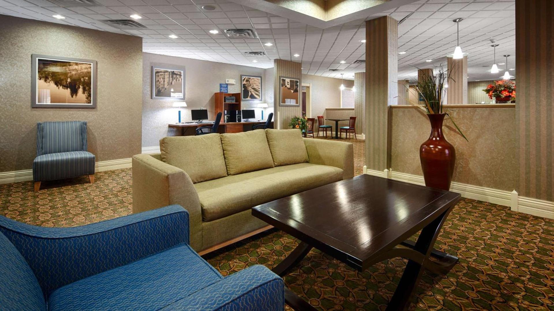 Best Western Plus Kalamazoo Suites photo 4
