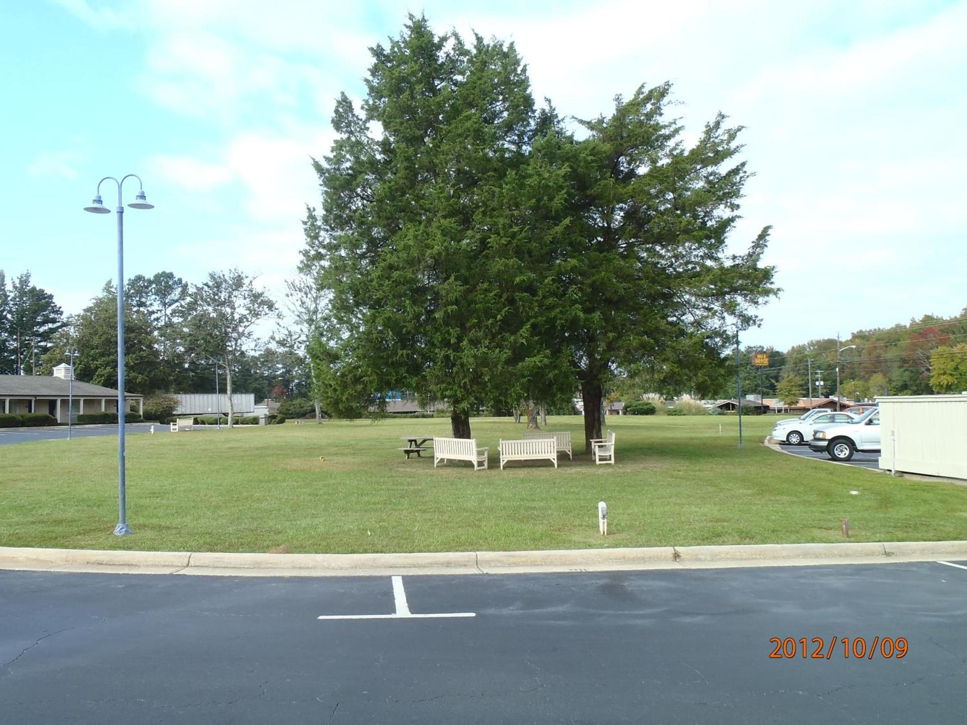 Days Inn by Wyndham Alexander City photo 17