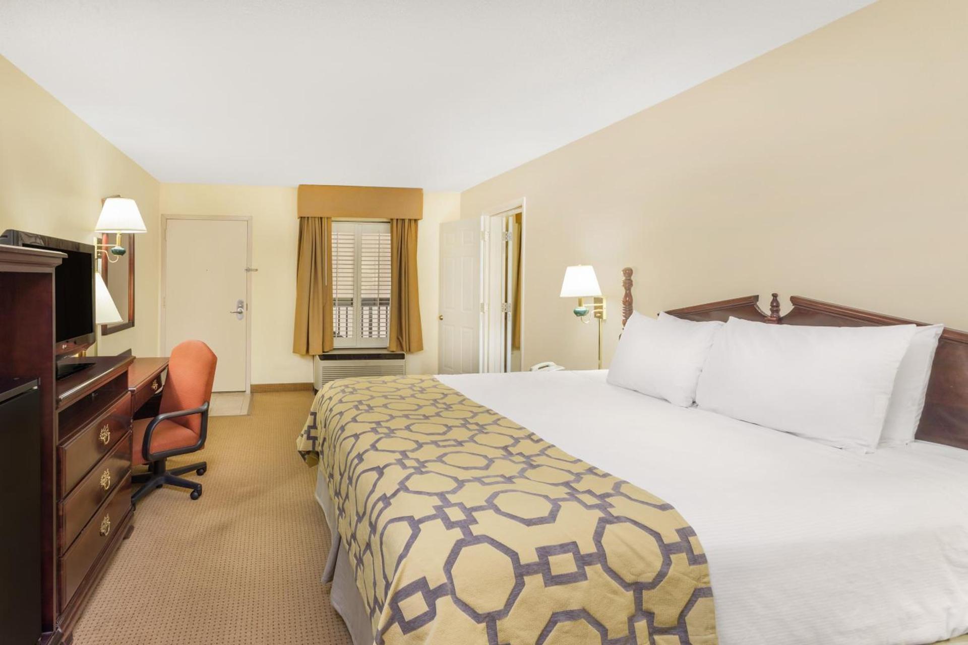 Baymont by Wyndham Griffin photo 52