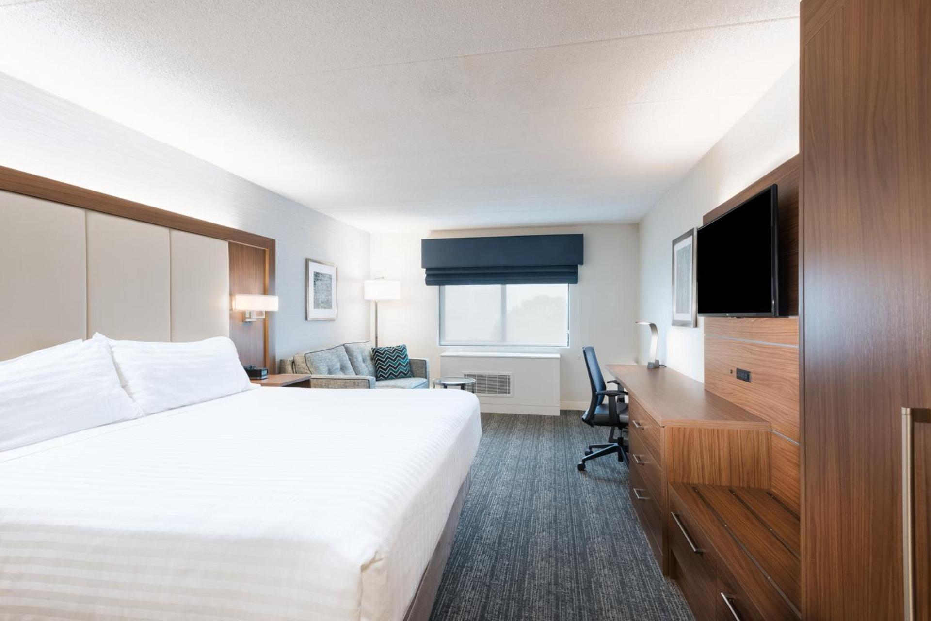 Holiday Inn Express Boston-Waltham by IHG photo 9