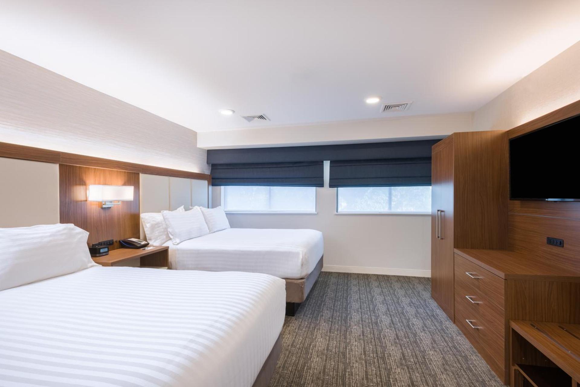 Holiday Inn Express Boston-Waltham by IHG photo 2