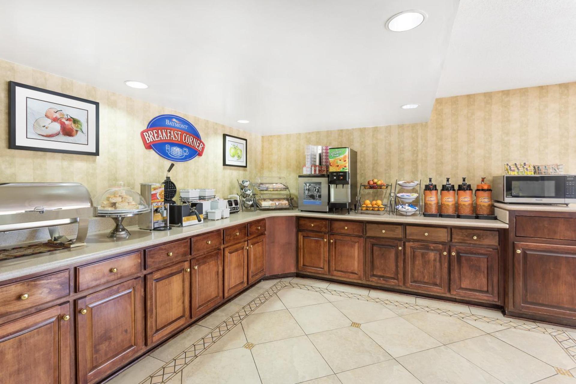 Baymont by Wyndham Griffin photo 46