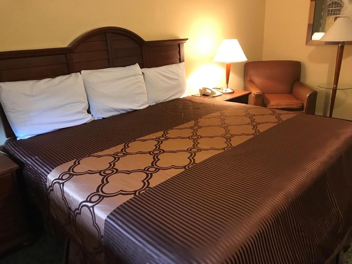 Alvin Extended Stay photo 6