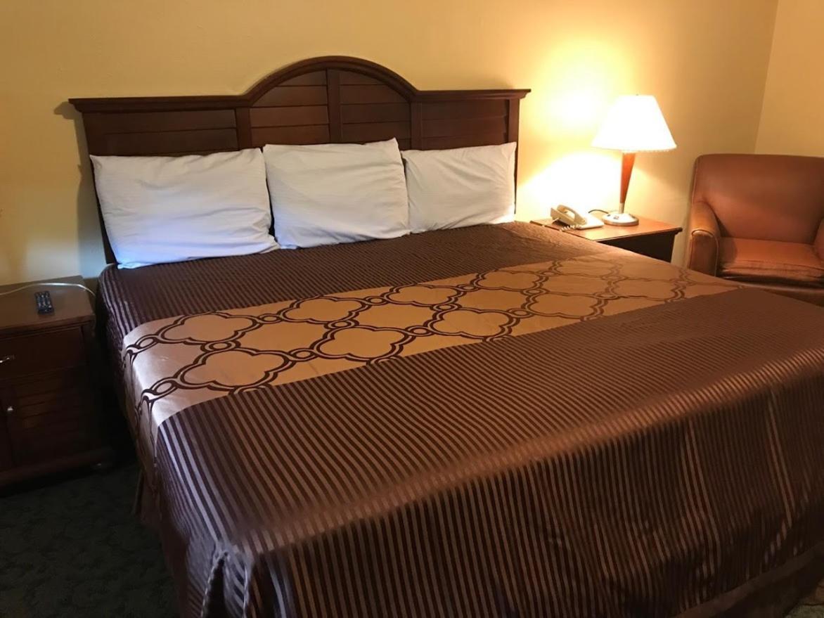 Alvin Extended Stay photo 3