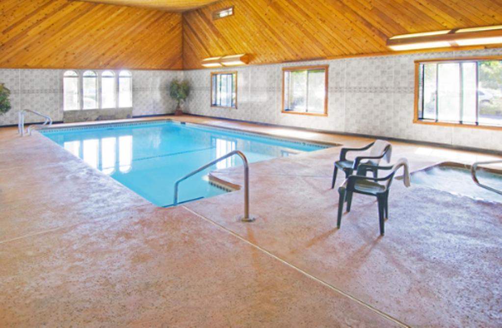 Americas Best Value Inn & Suites-East Bakersfield photo 9
