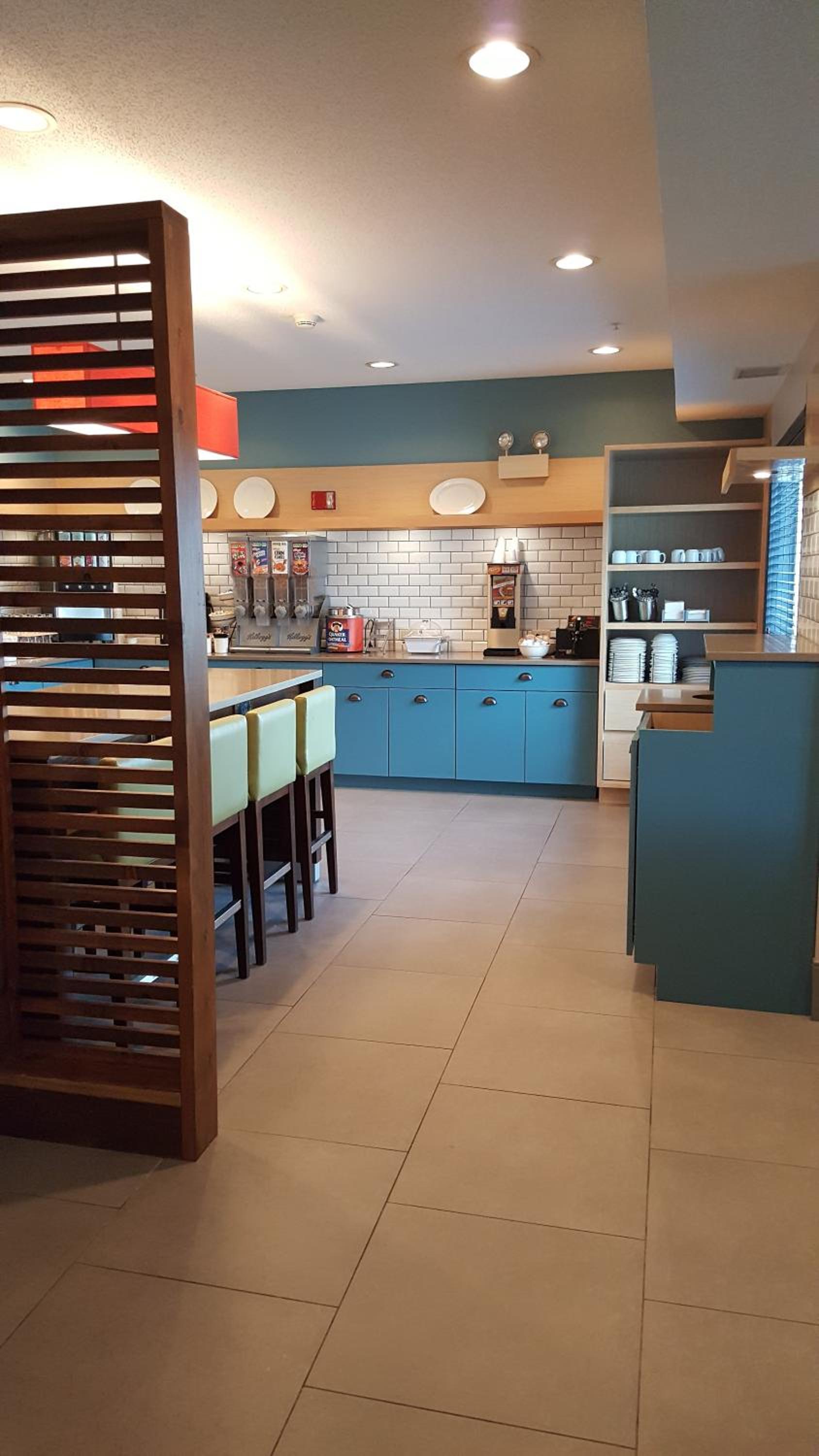 Country Inn & Suites by Radisson, Springfield, OH photo 32