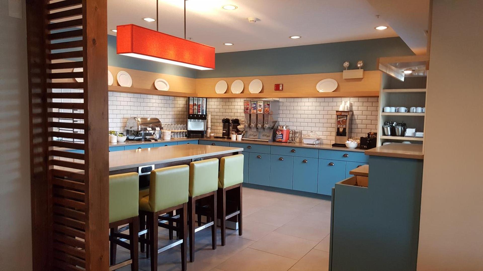 Country Inn & Suites by Radisson, Springfield, OH photo 5