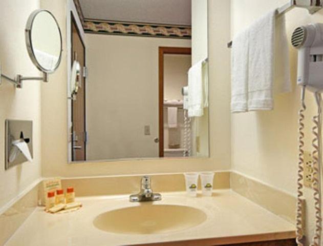 Days Inn by Wyndham Mexico photo 18