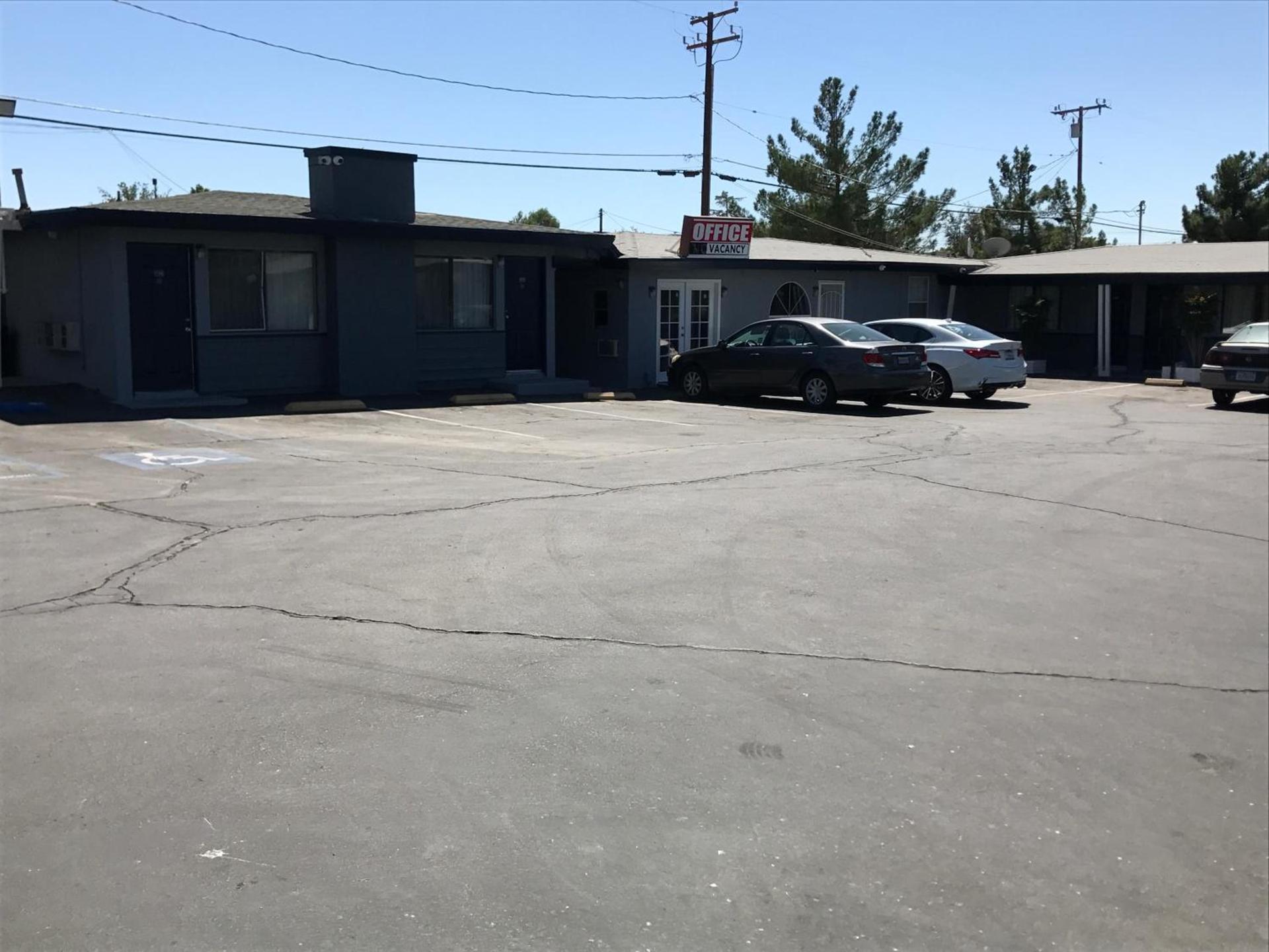 New Corral Motel photo 4