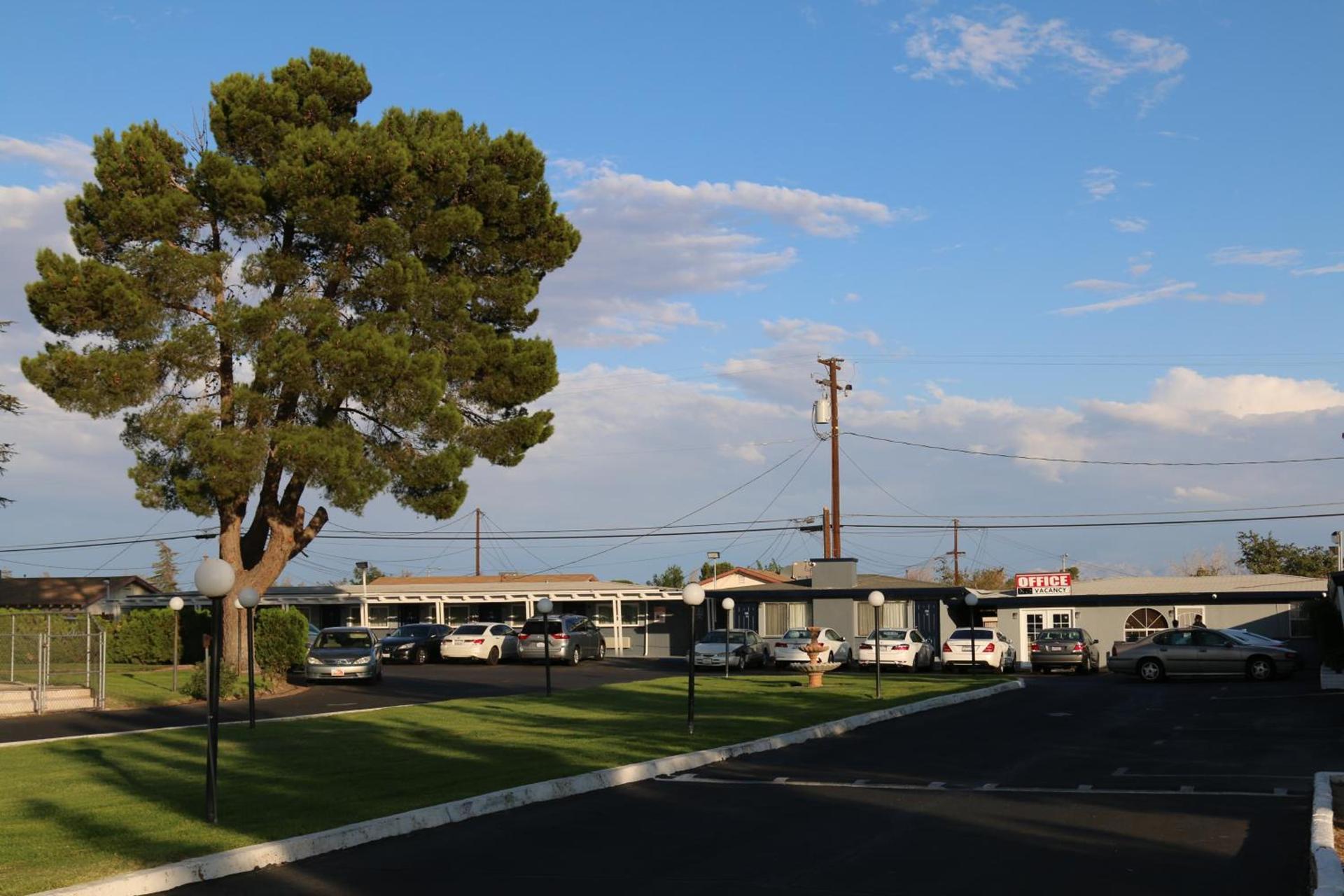 New Corral Motel photo 3