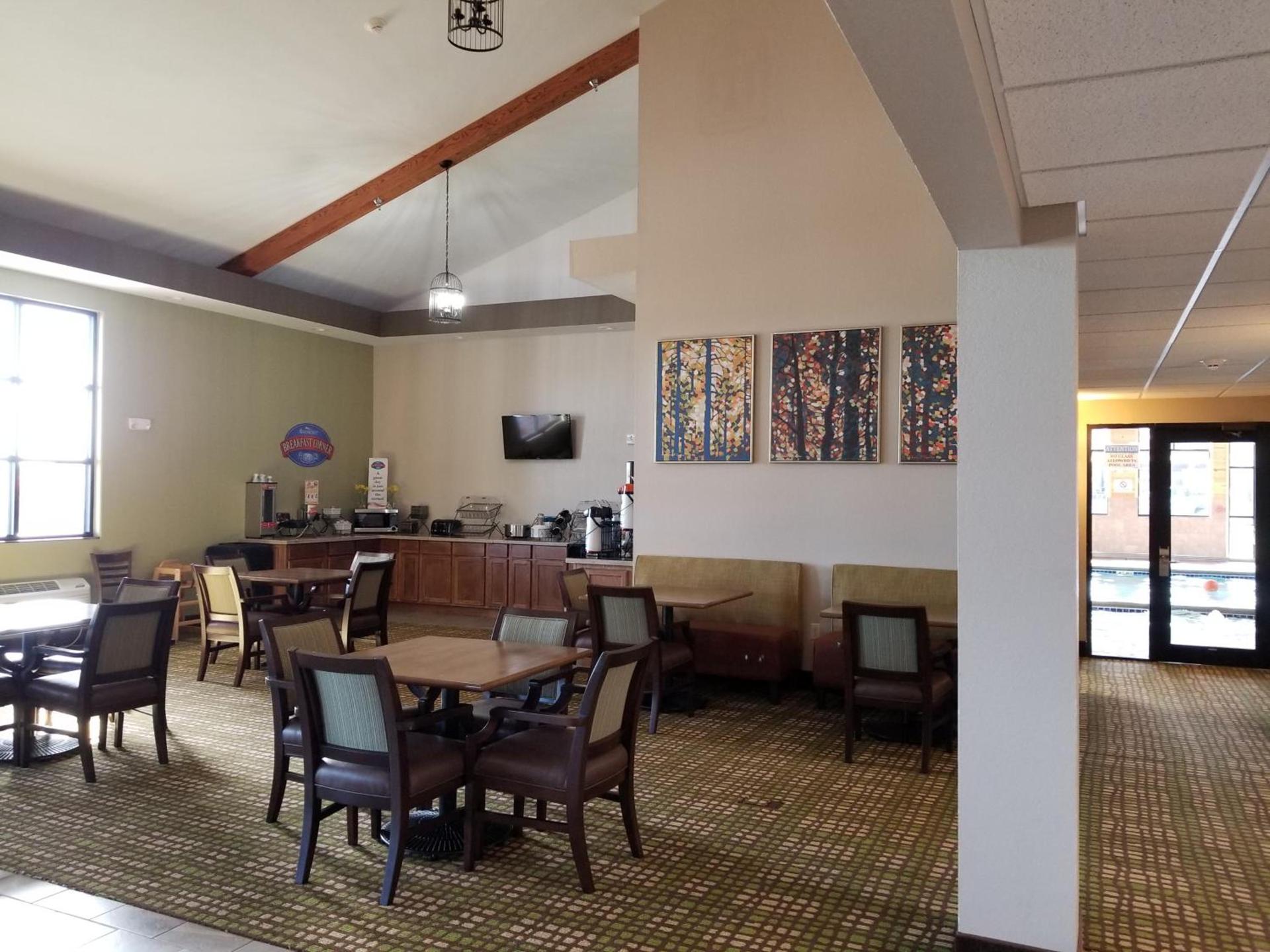 Baymont by Wyndham Oacoma photo 12