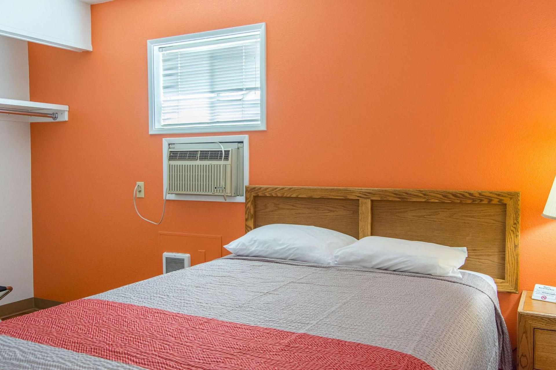 Motel 6-Madras, OR photo 12