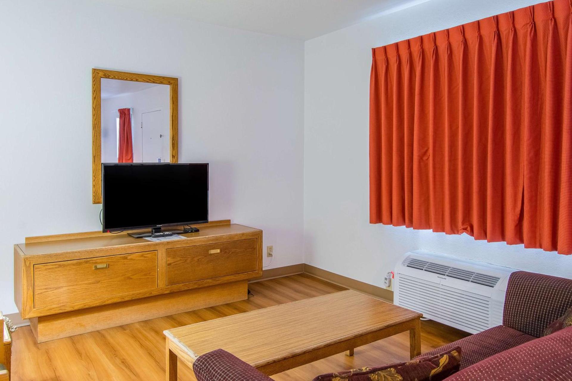 Motel 6-Madras, OR photo 13