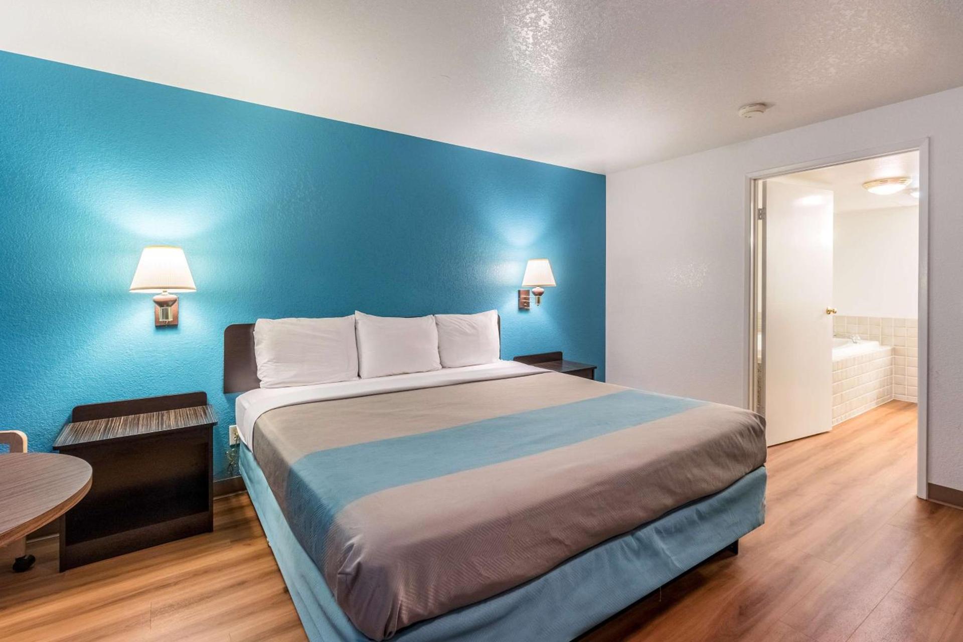 Motel 6-Astoria, OR photo 12