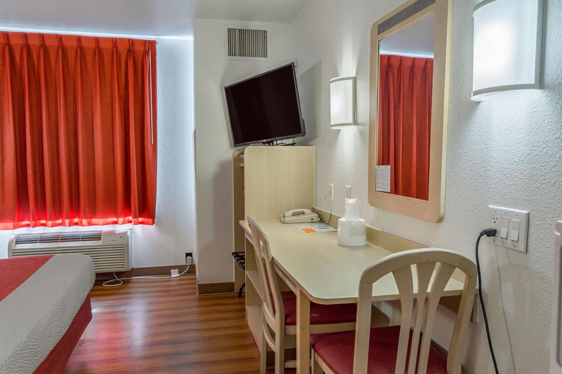 Motel 6-Redmond, OR photo 5
