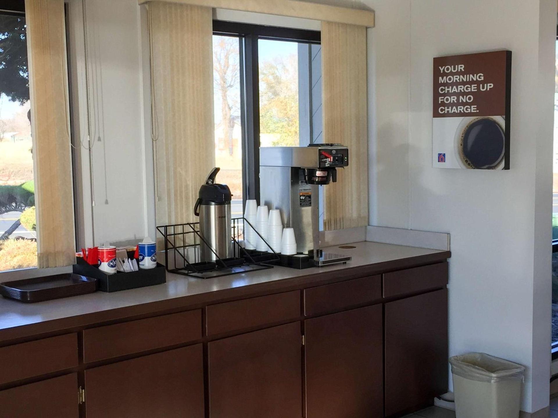 Motel 6-Madras, OR photo 22