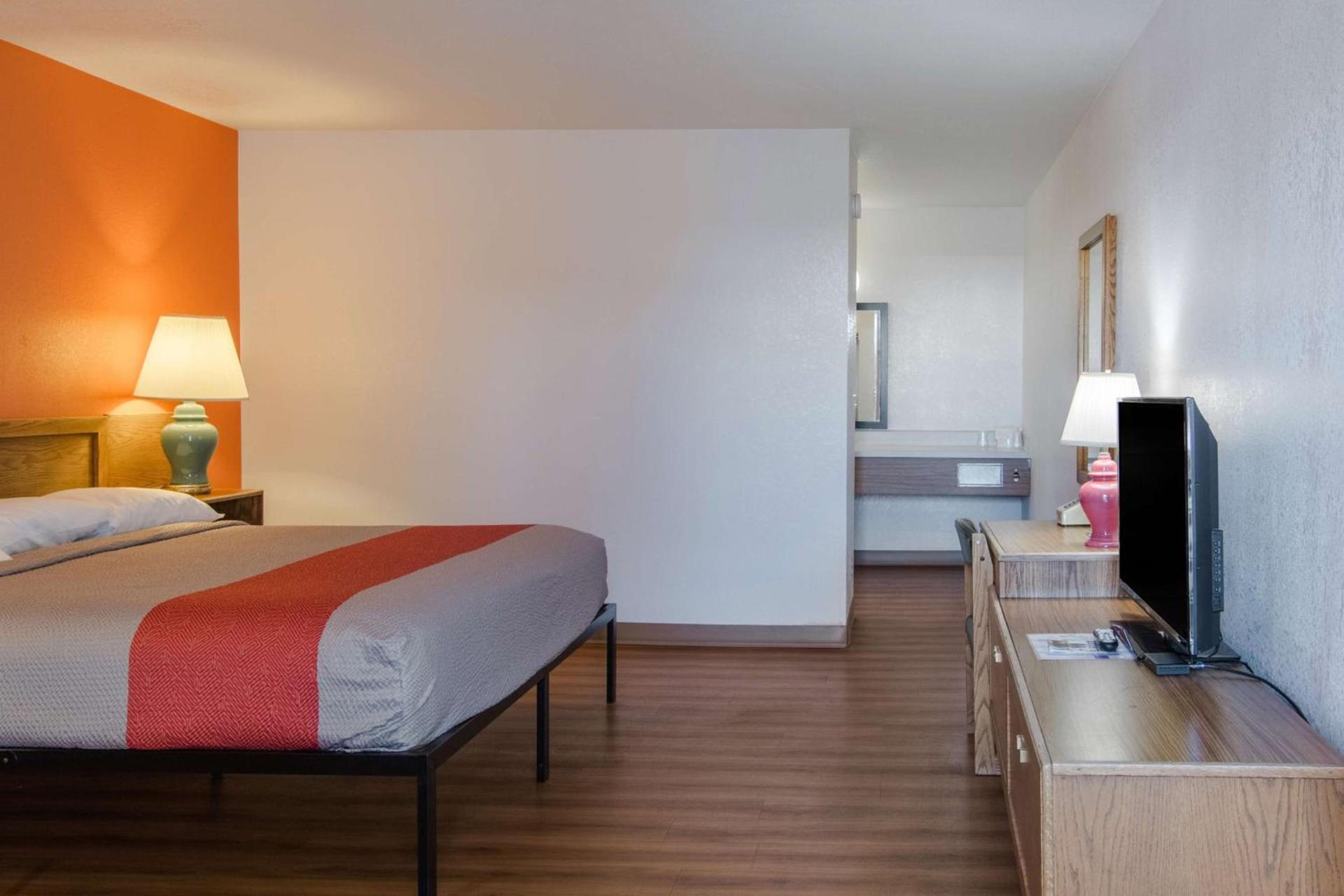 Motel 6-Madras, OR photo 10