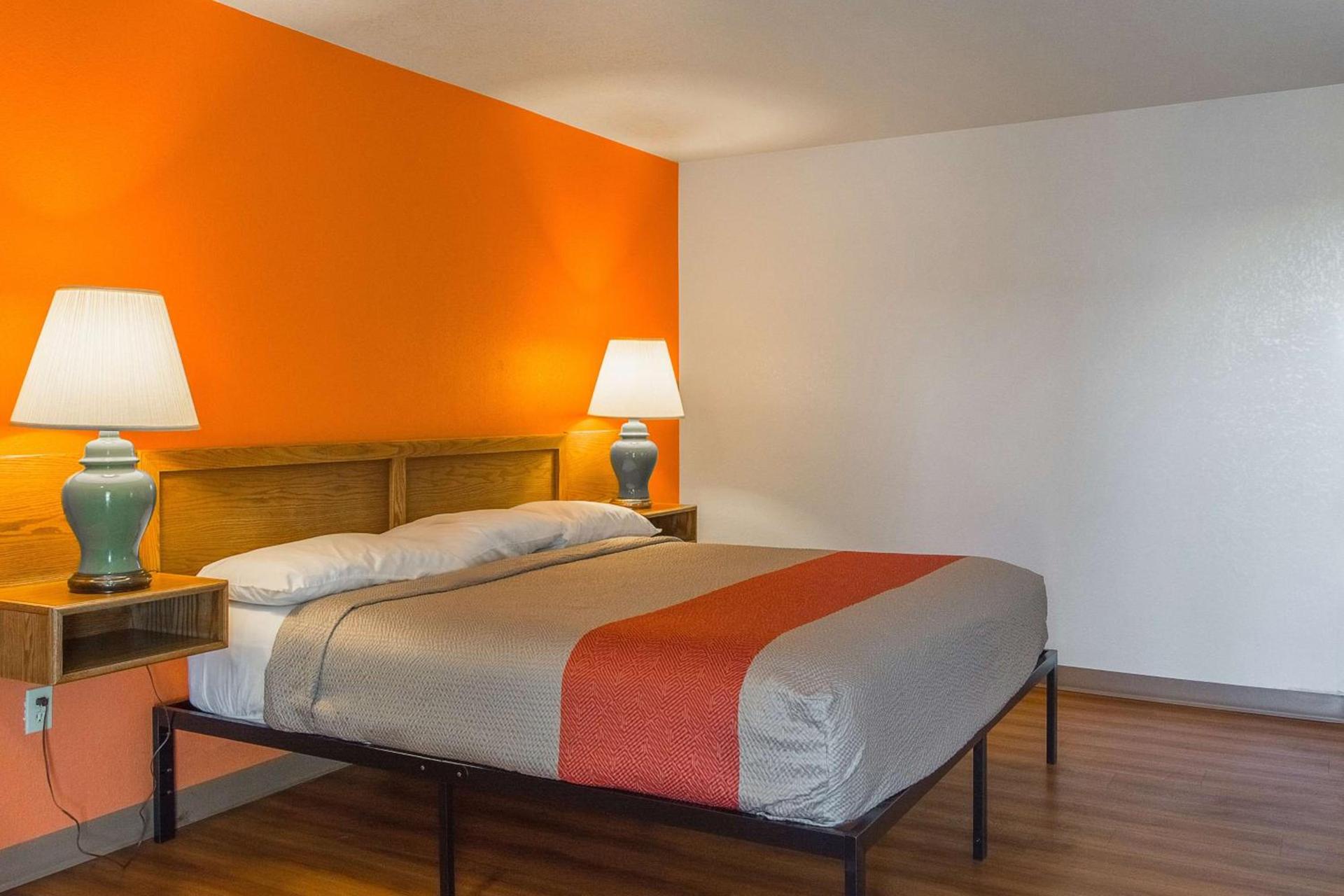 Motel 6-Madras, OR photo 11