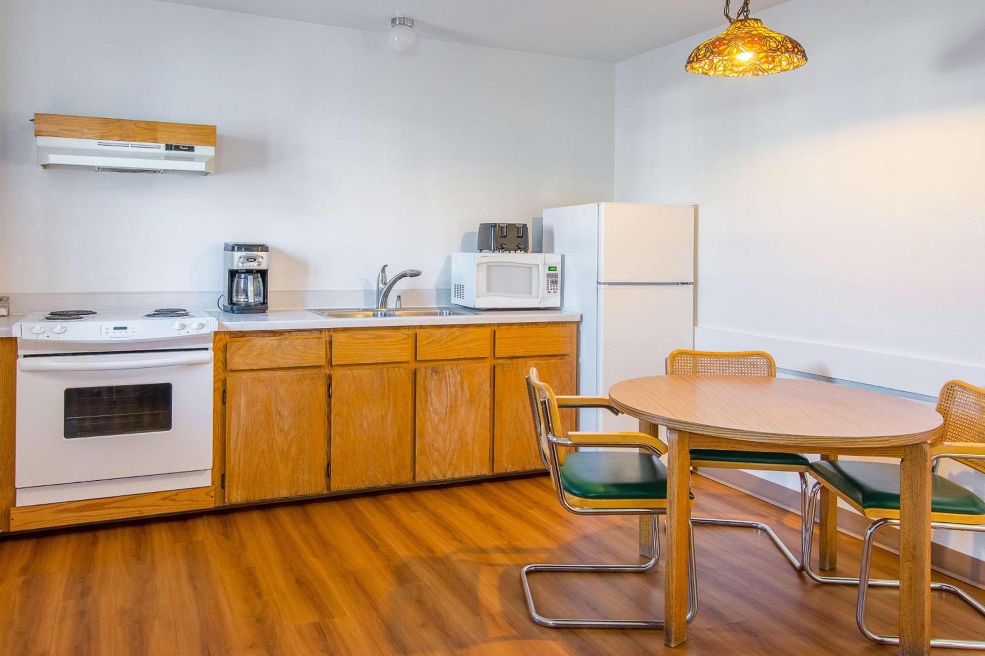 Motel 6-Madras, OR photo 15