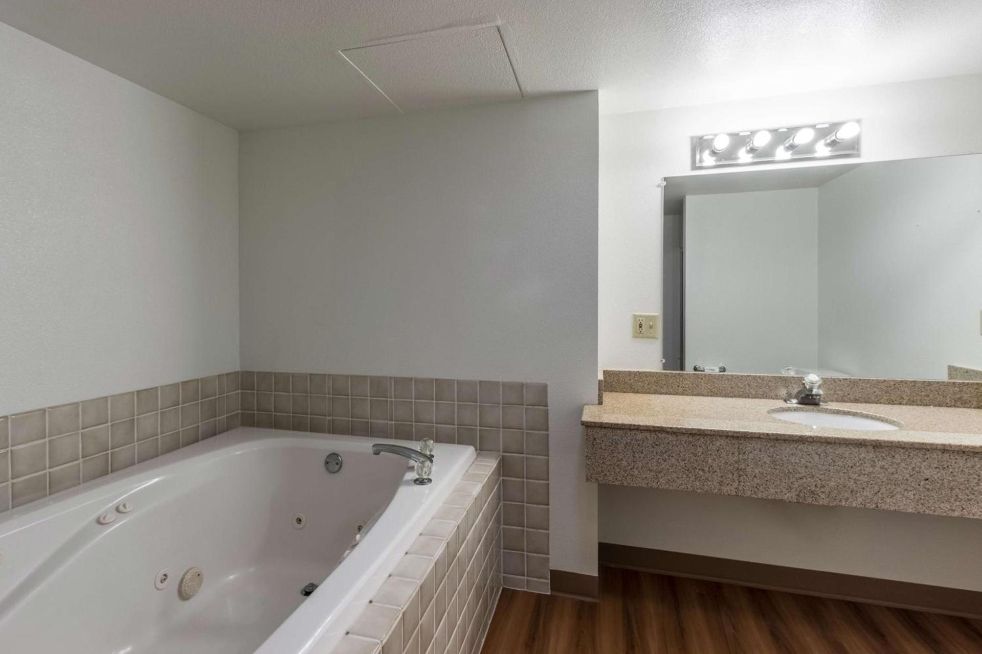 Motel 6-Astoria, OR photo 25