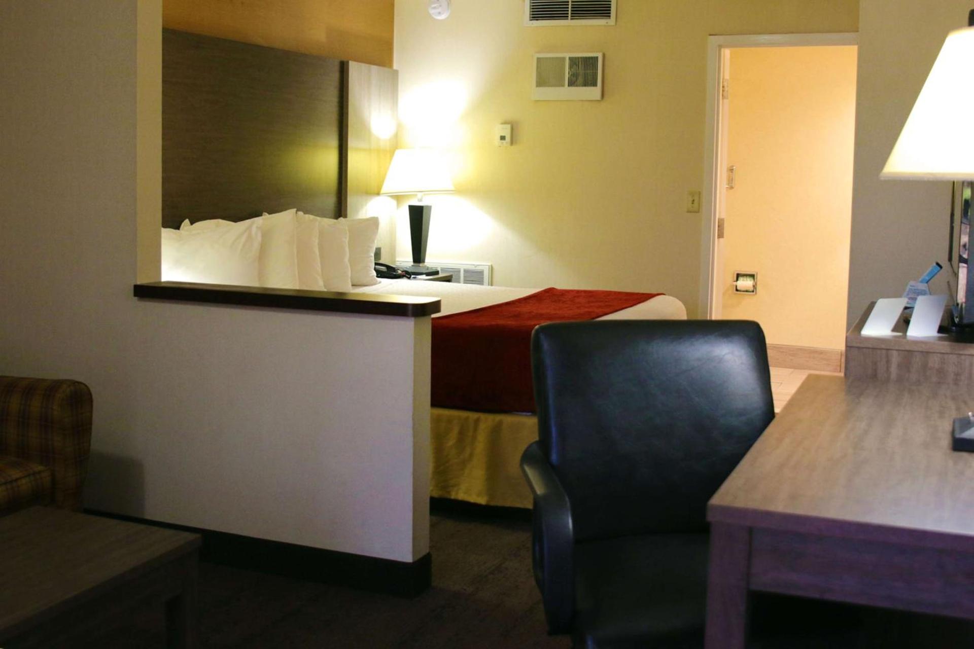 Best Western Galleria Inn & Suites photo 16