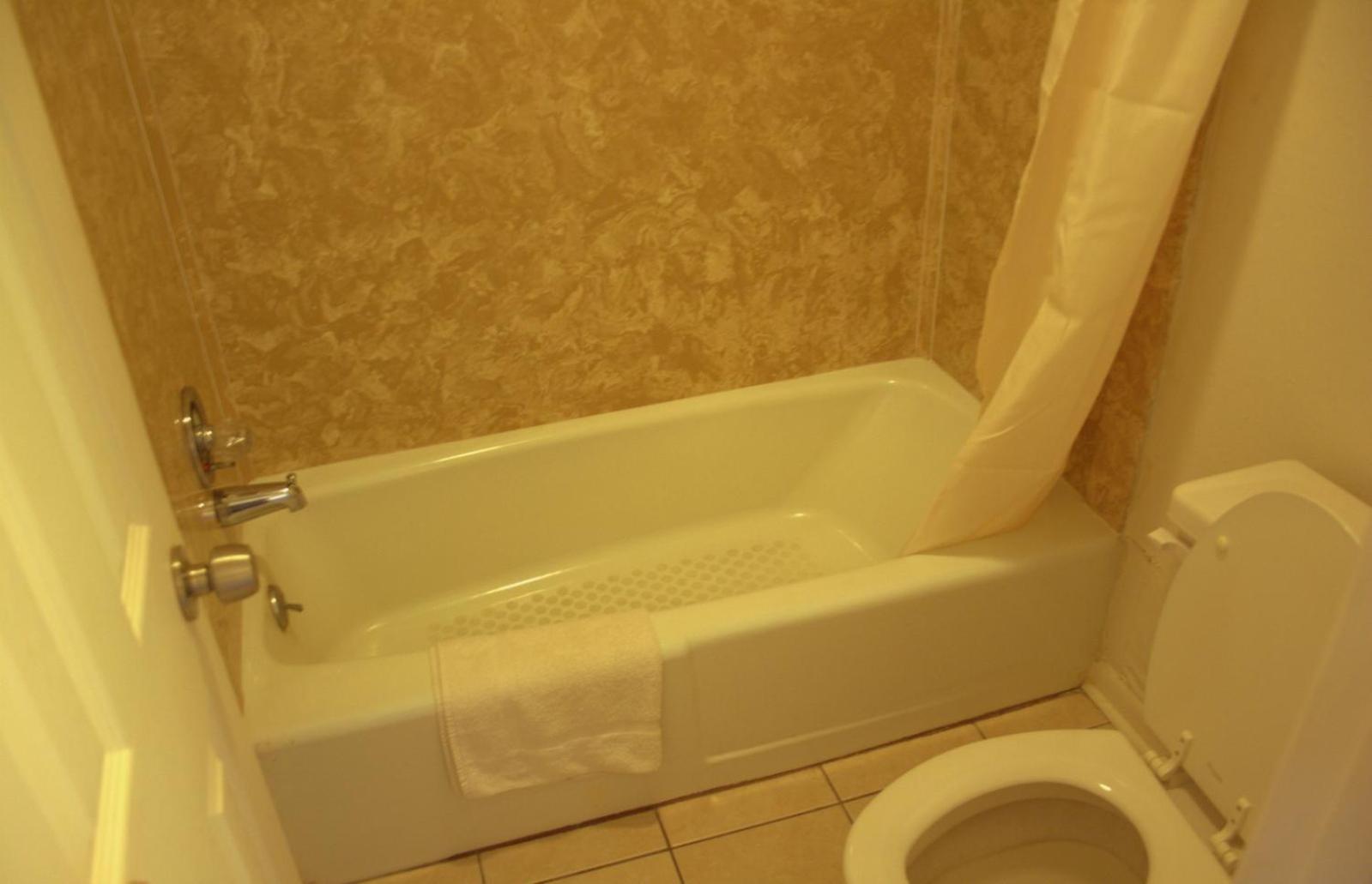 Somerville Inn and Suites photo 14