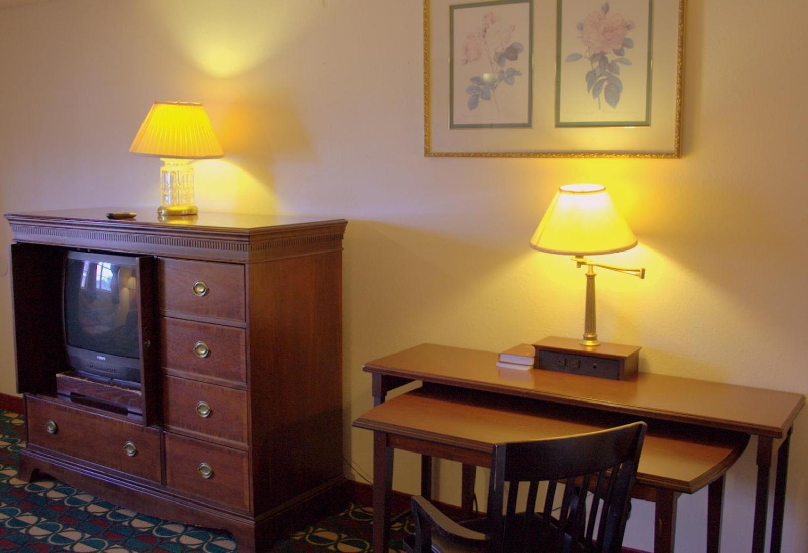 Somerville Inn and Suites photo 11