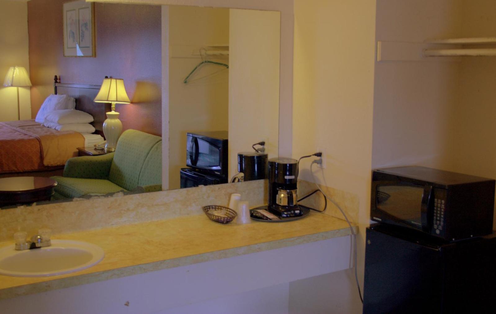 Somerville Inn and Suites photo 15