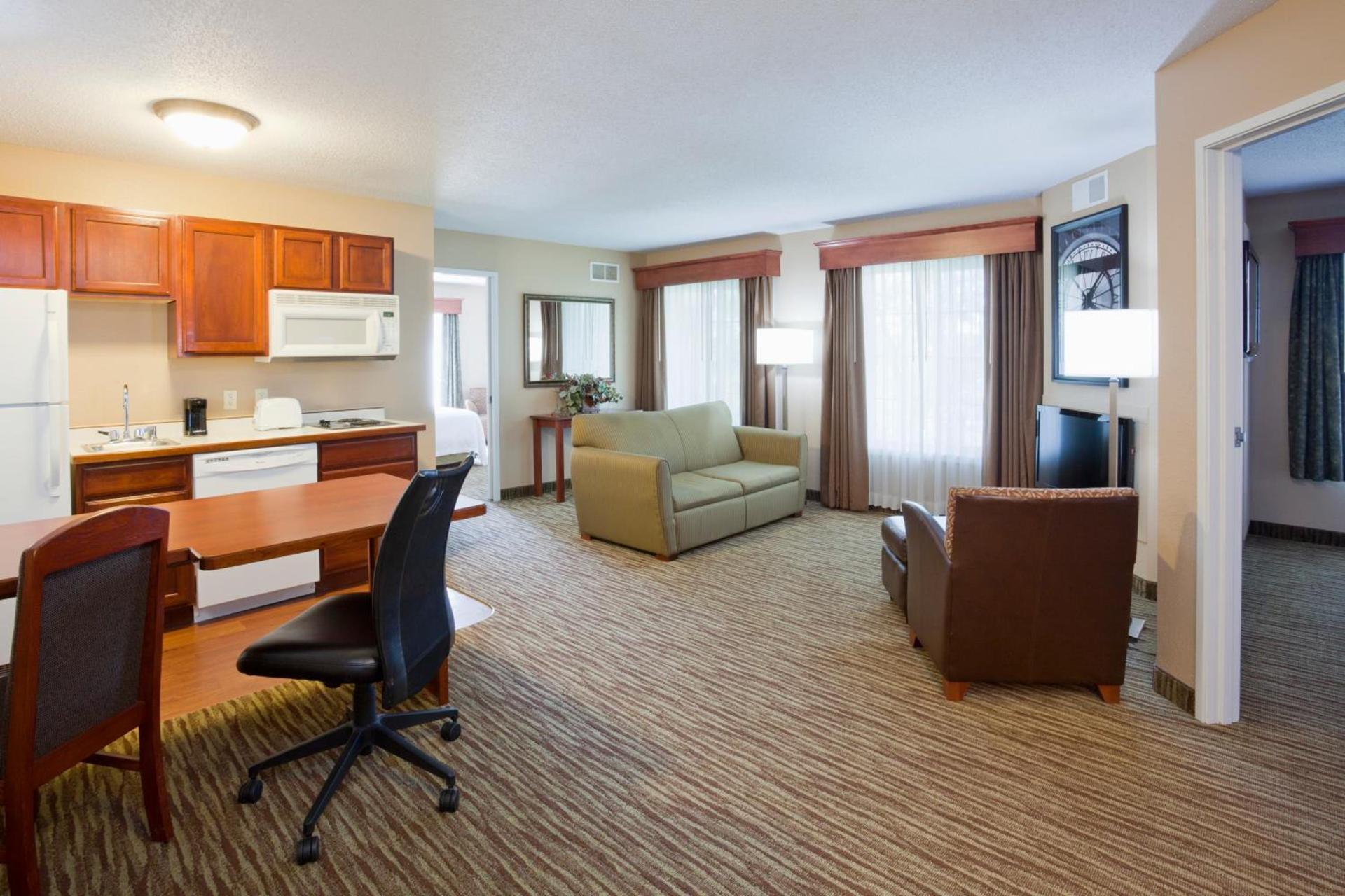 GrandStay Residential Suites Hotel - Eau Claire photo 20