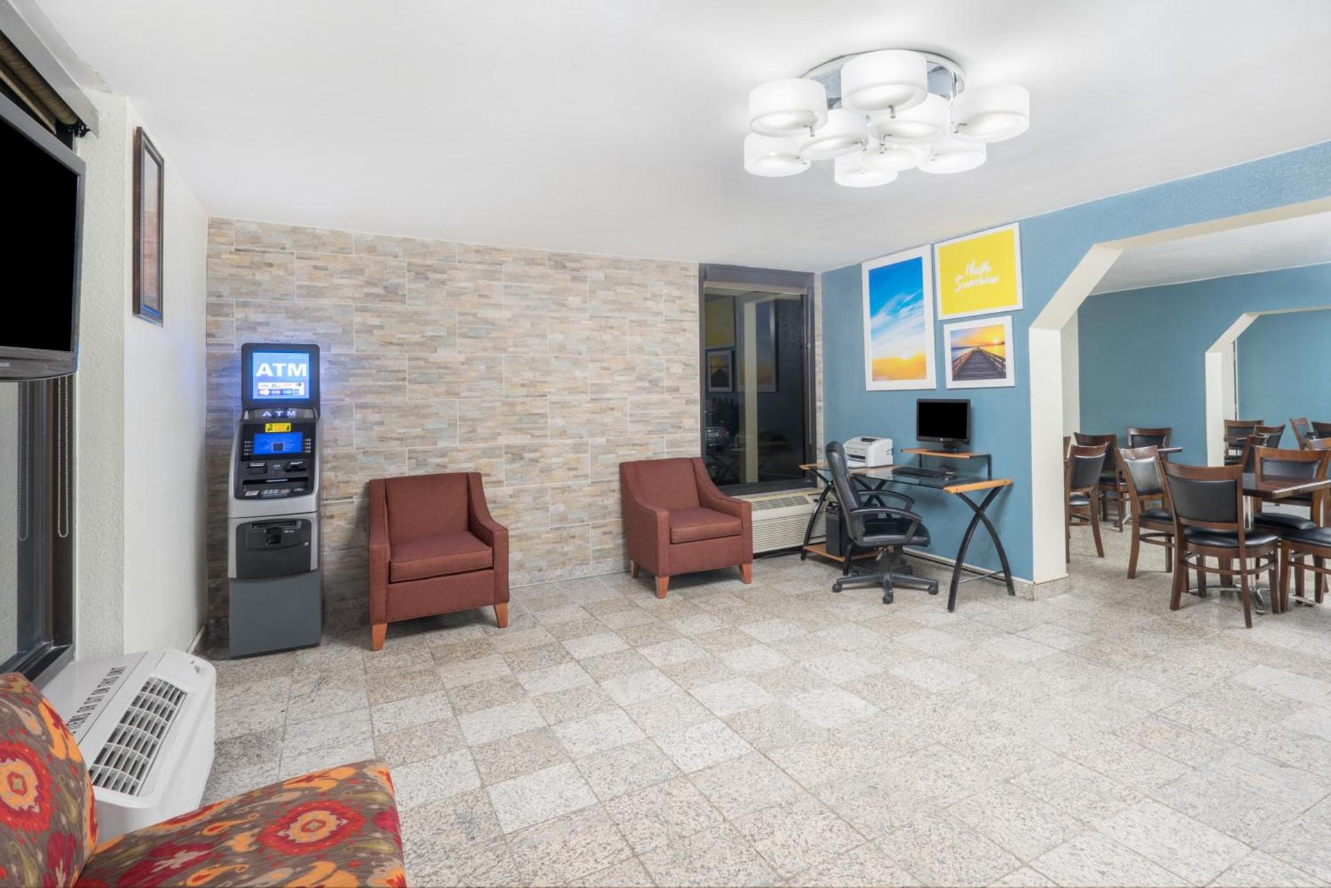 Days Inn by Wyndham Raleigh Midtown photo 9