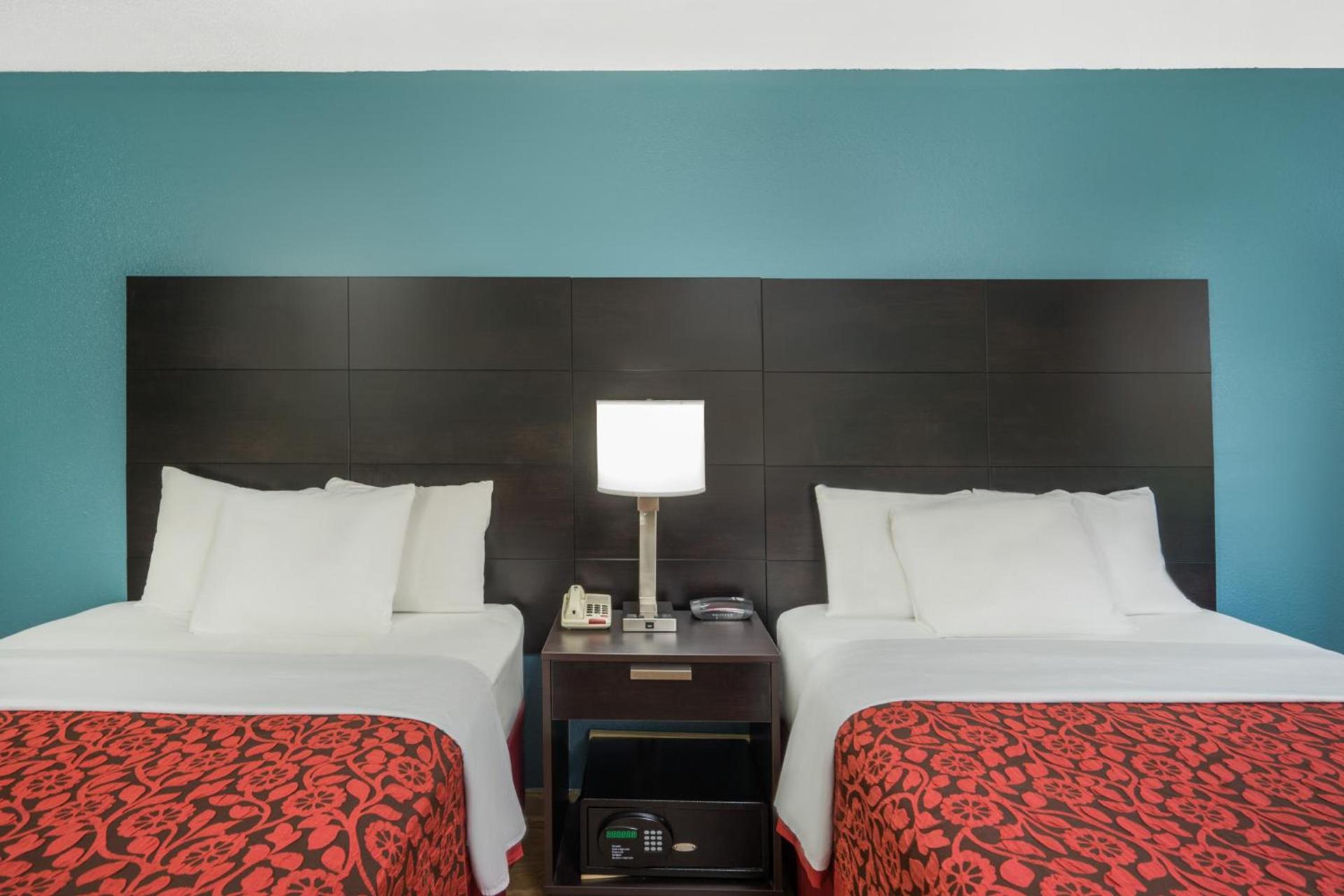 Days Inn by Wyndham Raleigh Midtown photo 12