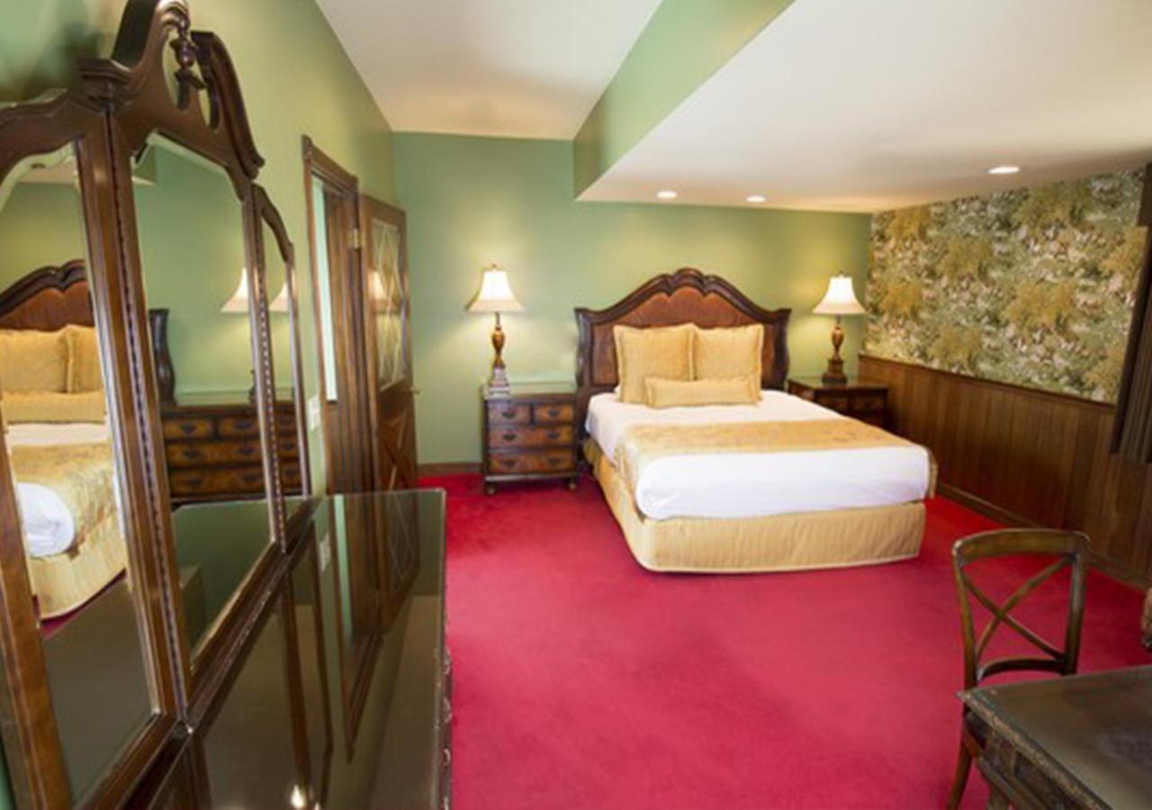 Madonna Inn photo 9
