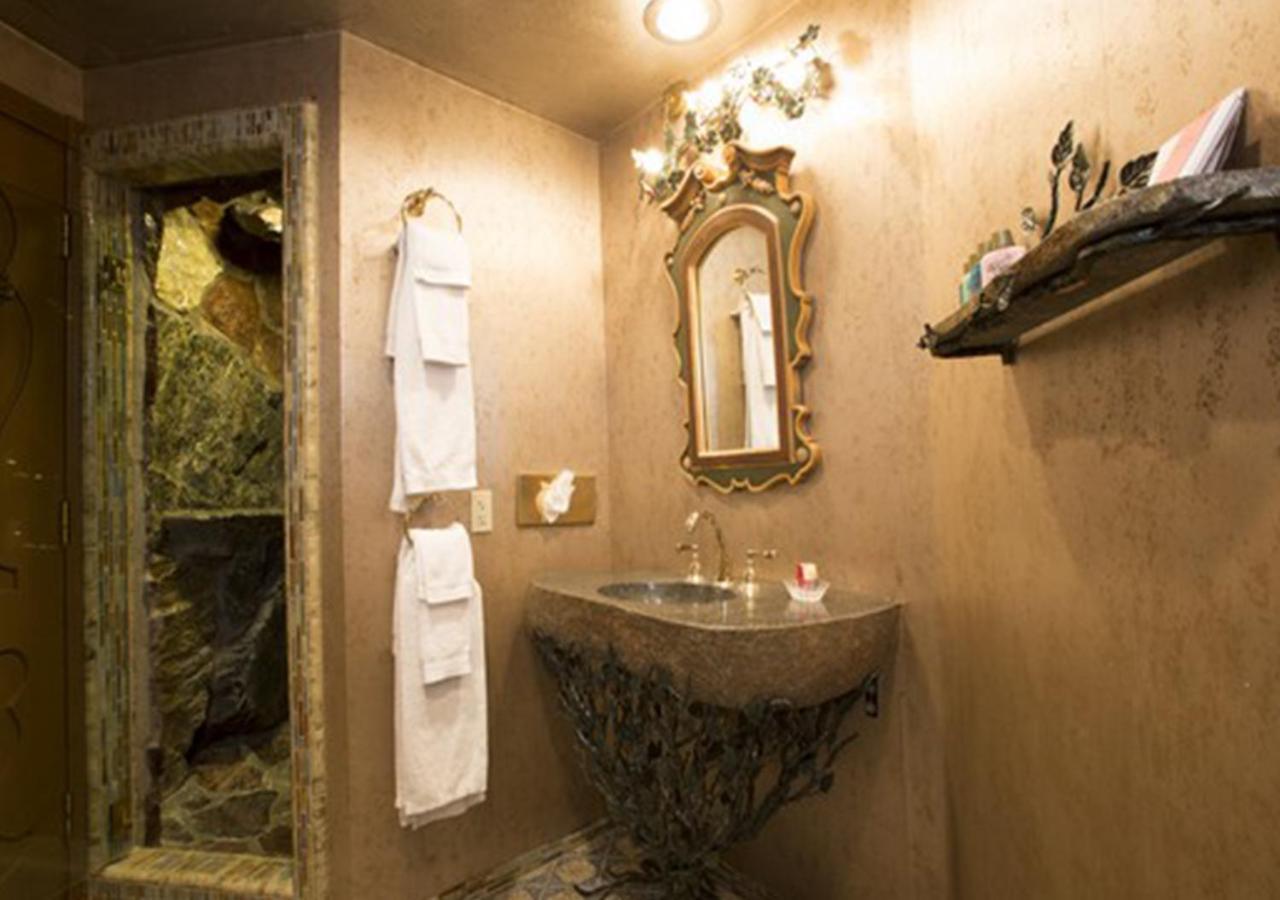 Madonna Inn photo 31