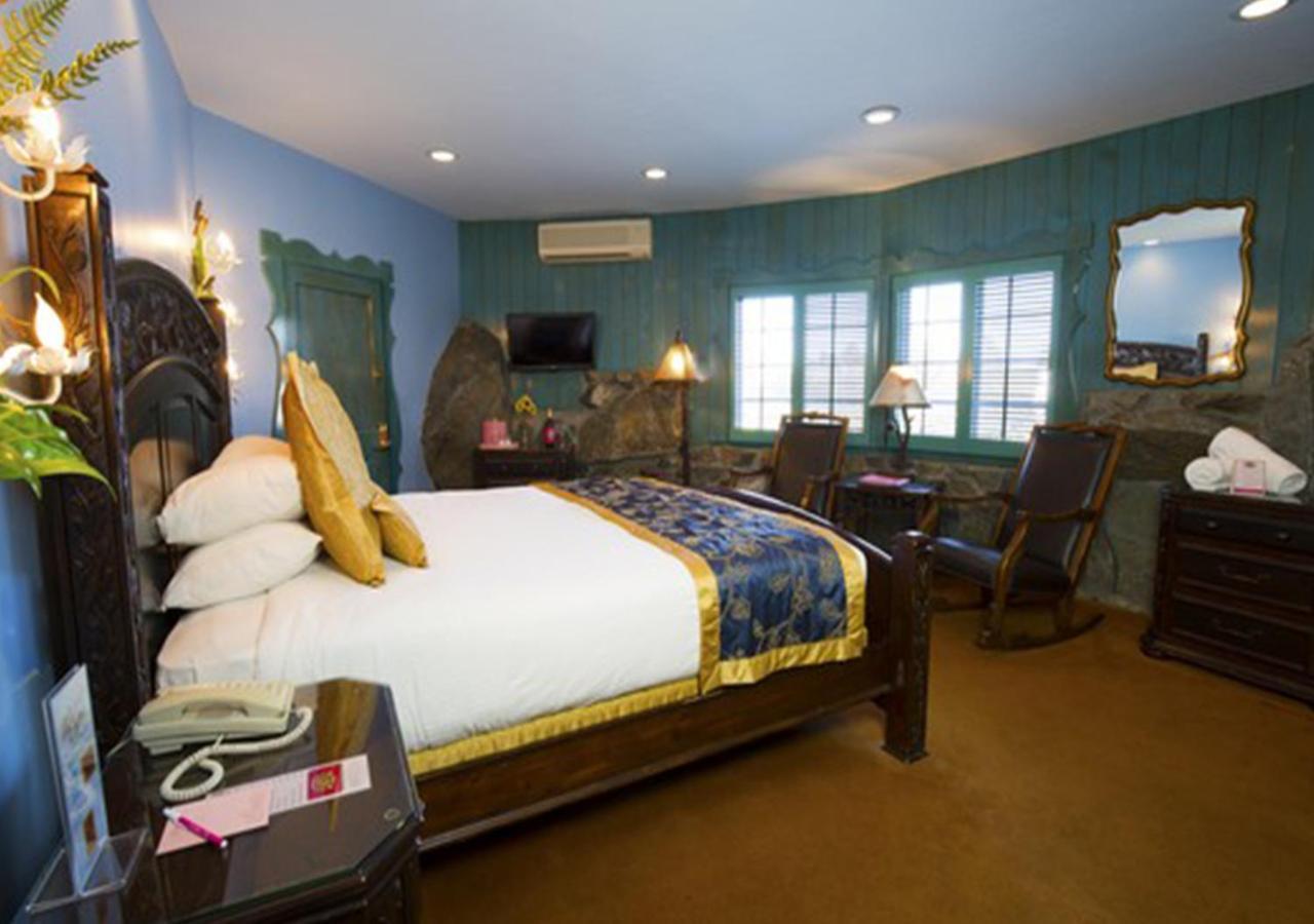 Madonna Inn photo 32