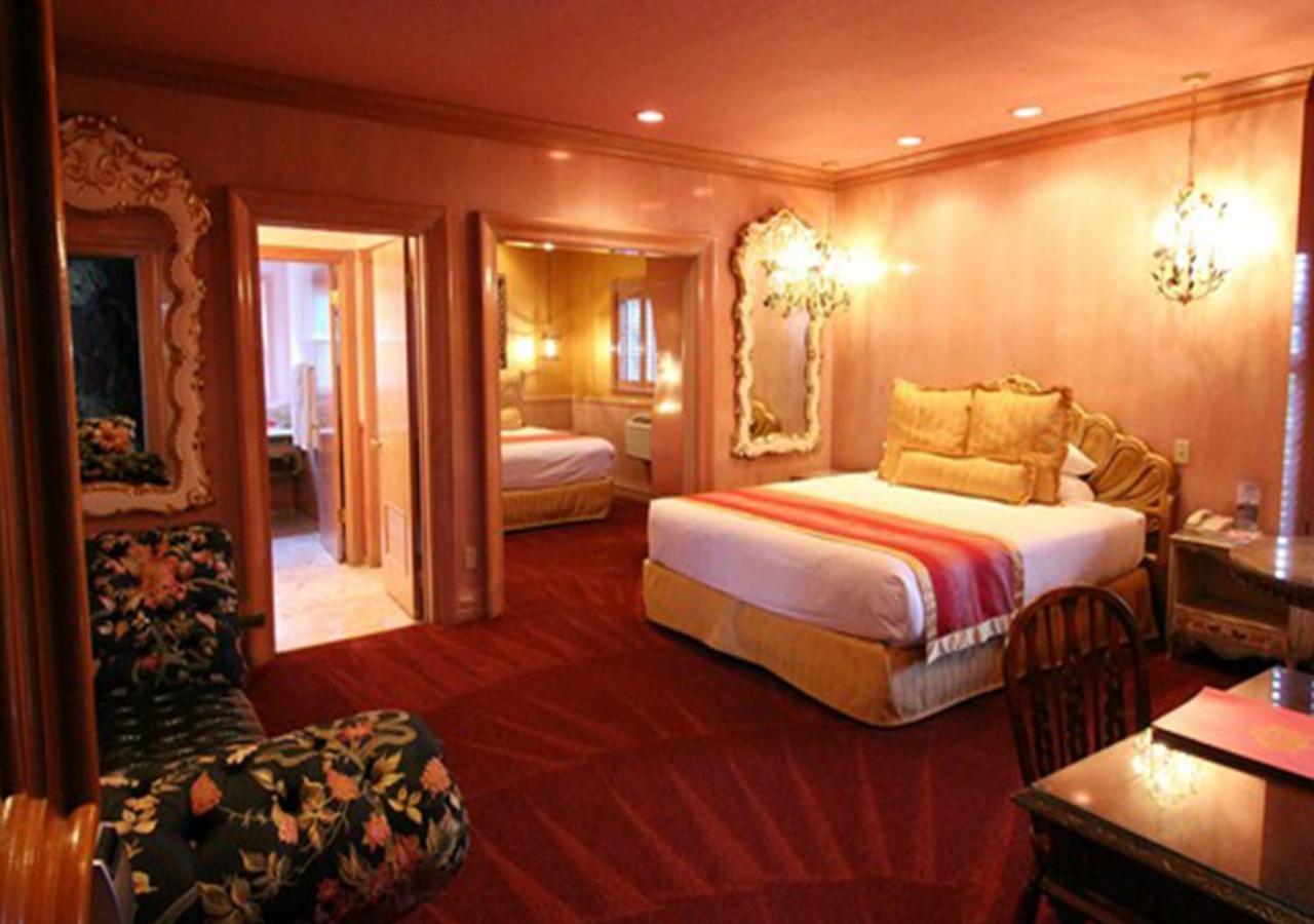 Madonna Inn photo 37