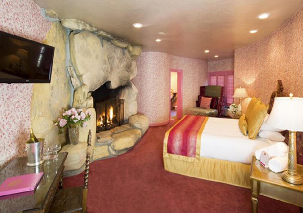 Madonna Inn photo 4