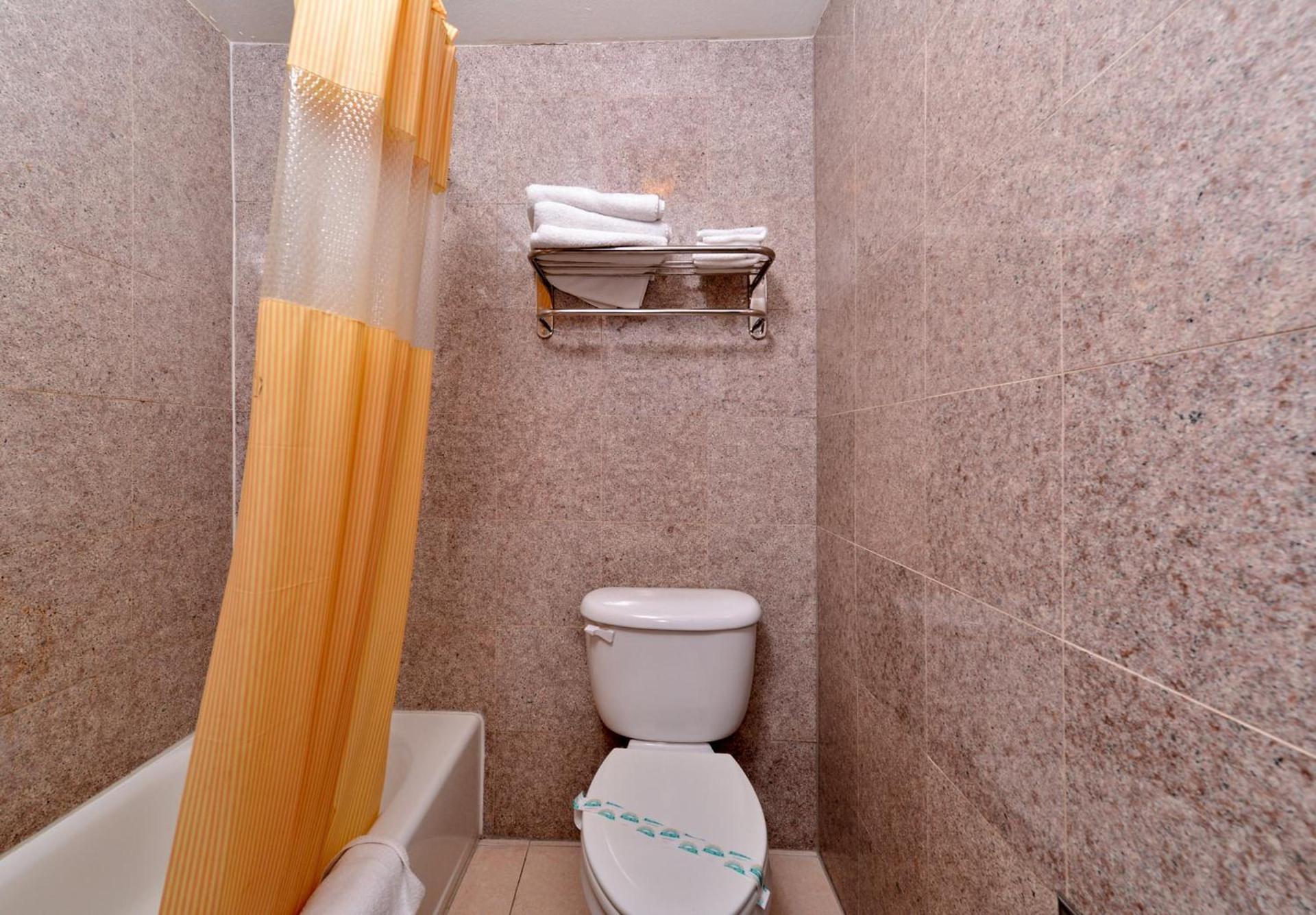 Americas Best Value Inn Pasadena photo 14