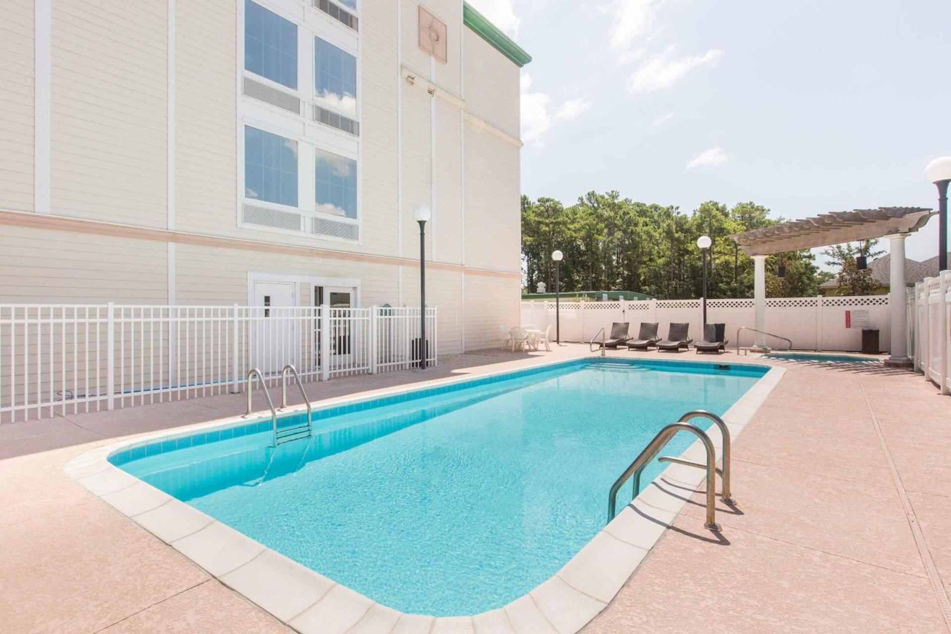 Wingate By Wyndham Southport photo 38